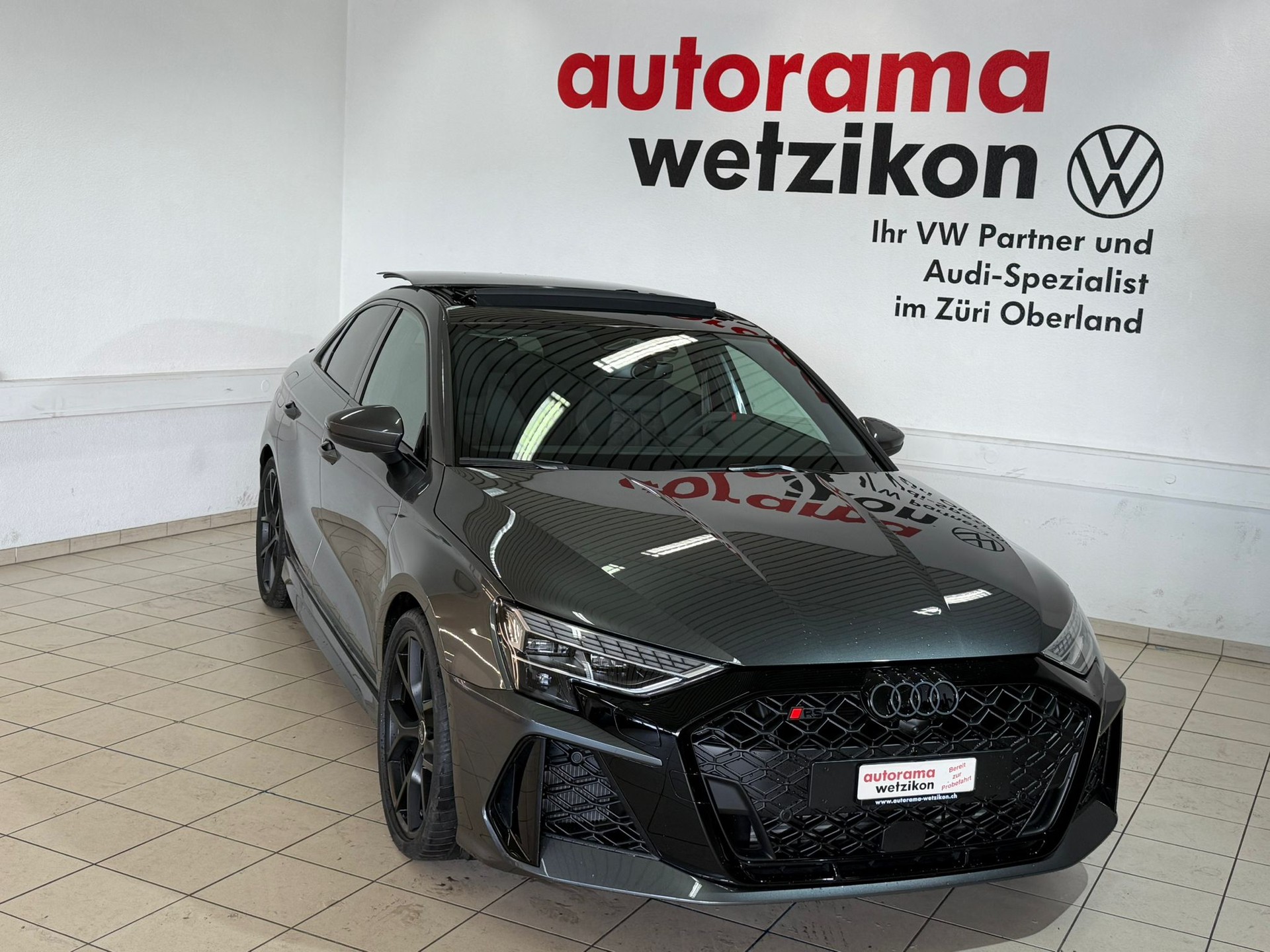 AUDI RS3 Limousine 2.5 TSI quattro S-tronic-showroom-element-1