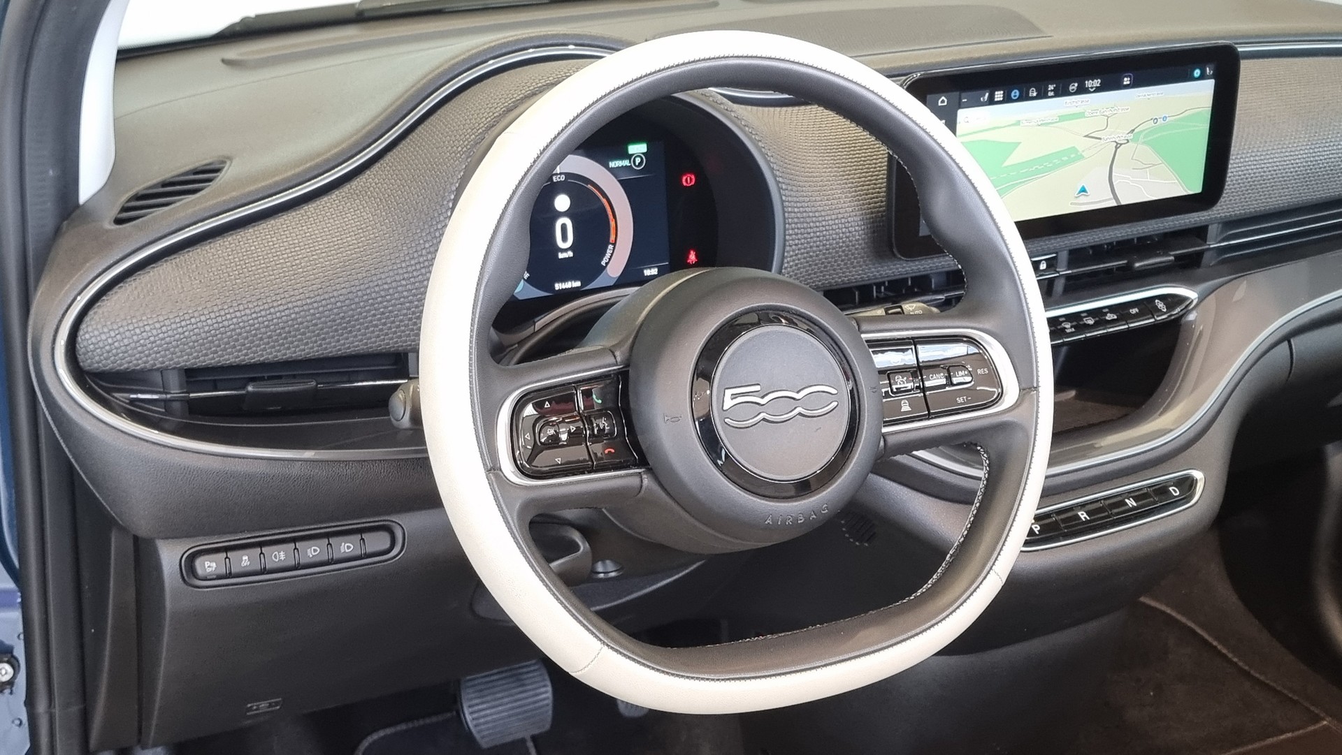 FIAT 500 Cabrio La Prima-image-11