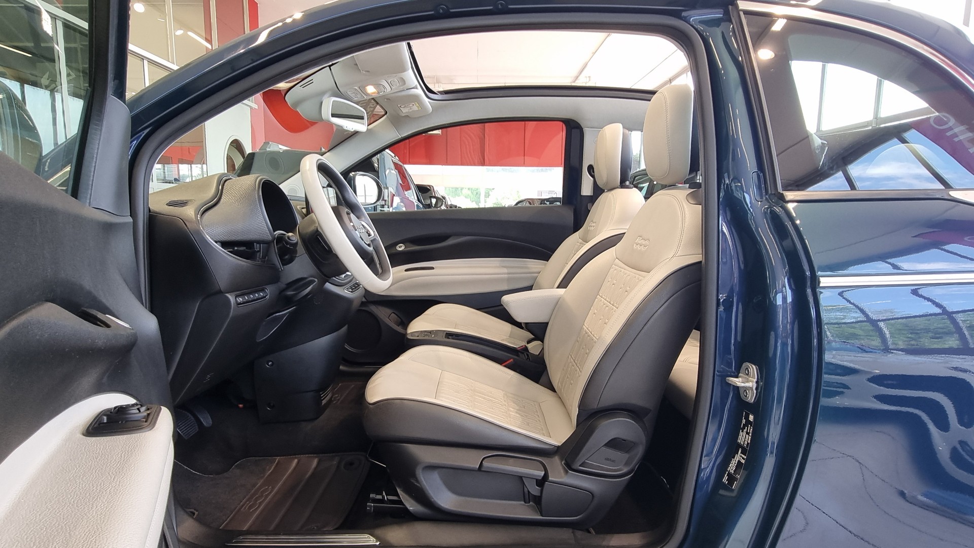 FIAT 500 Cabrio La Prima-image-17