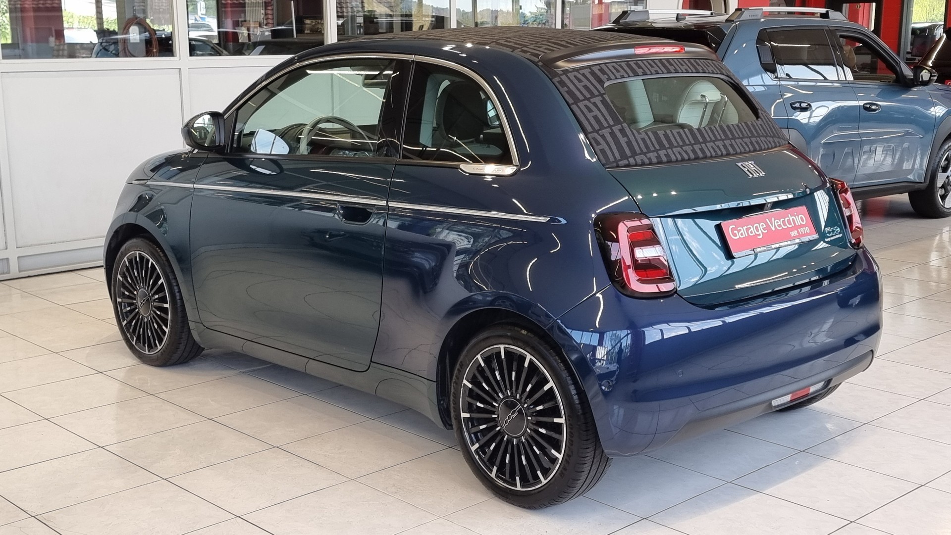 FIAT 500 Cabrio La Prima-showroom-element-2