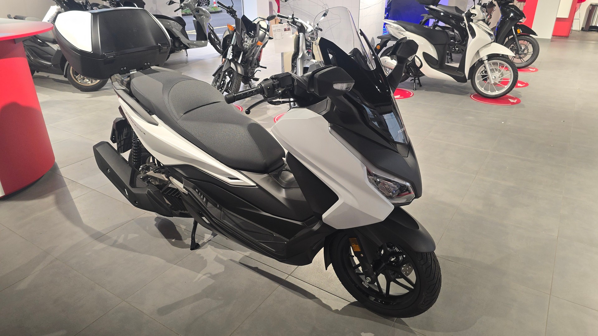 HONDA Nss 125 Forza Smart TopBox-image-3