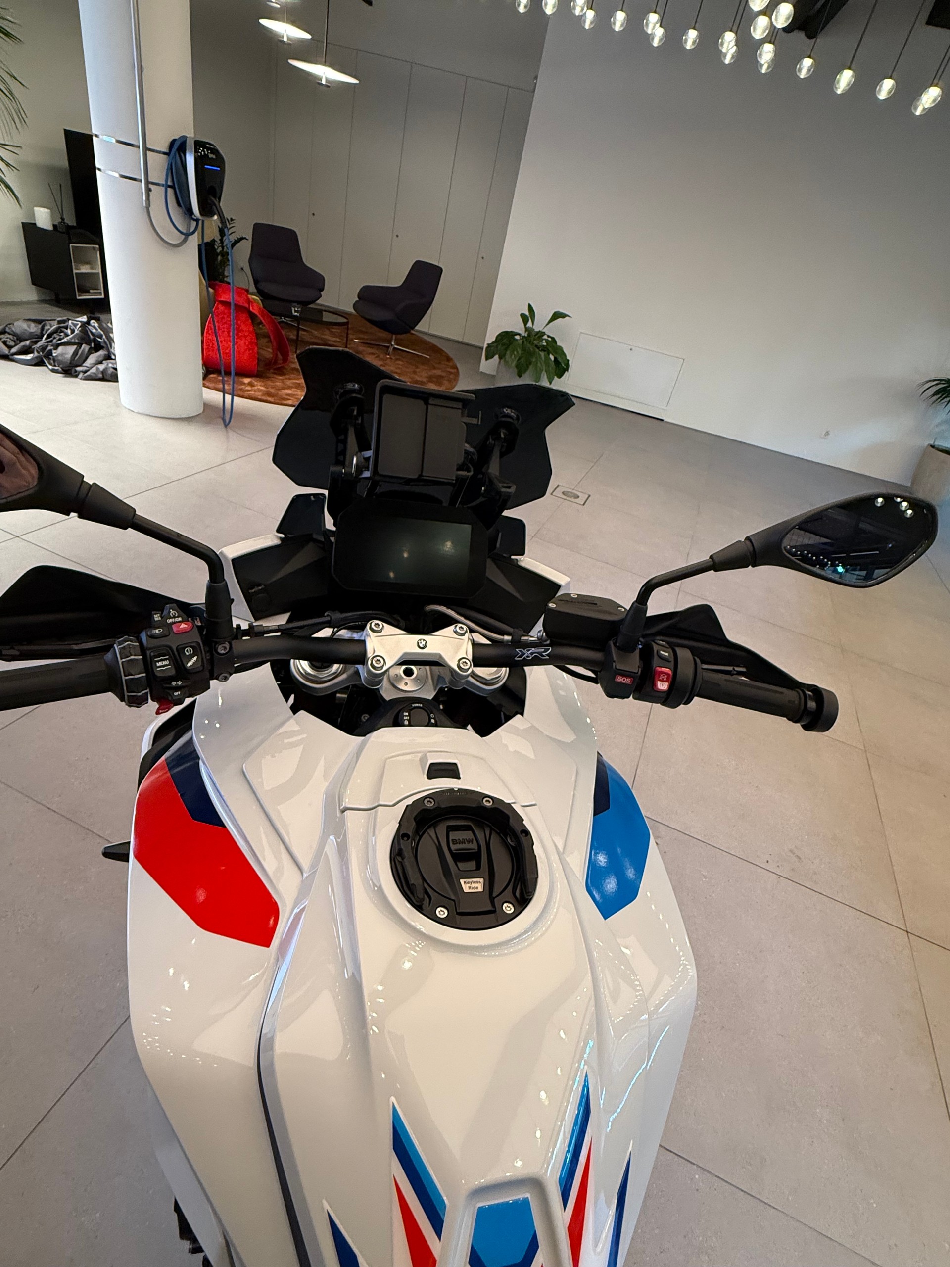 BMW S 1000 XR M Sport-image-5