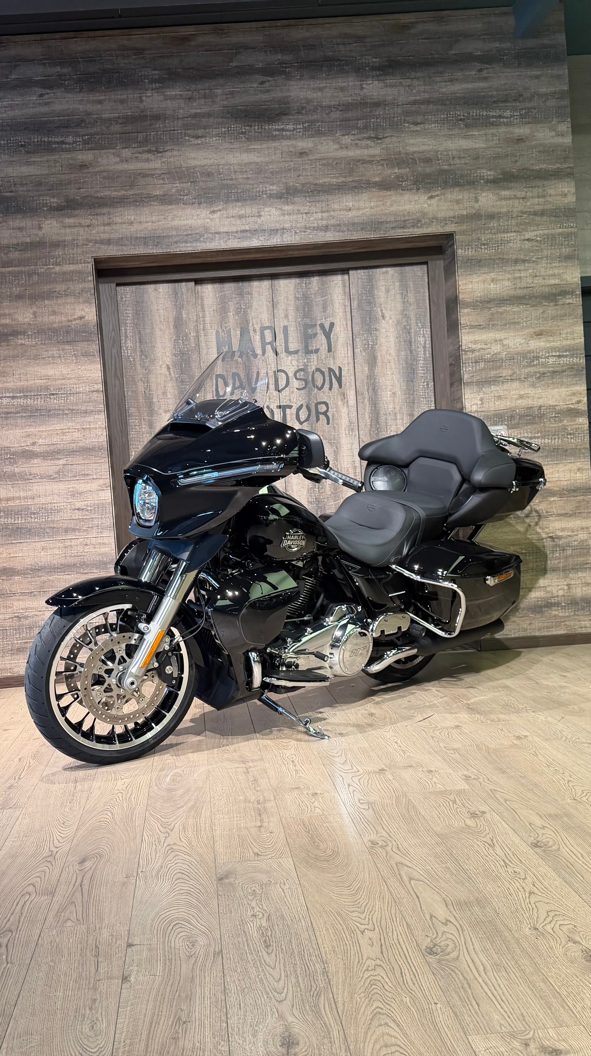 HARLEY-DAVIDSON FLHXU Street Glide Limited 117-image-2