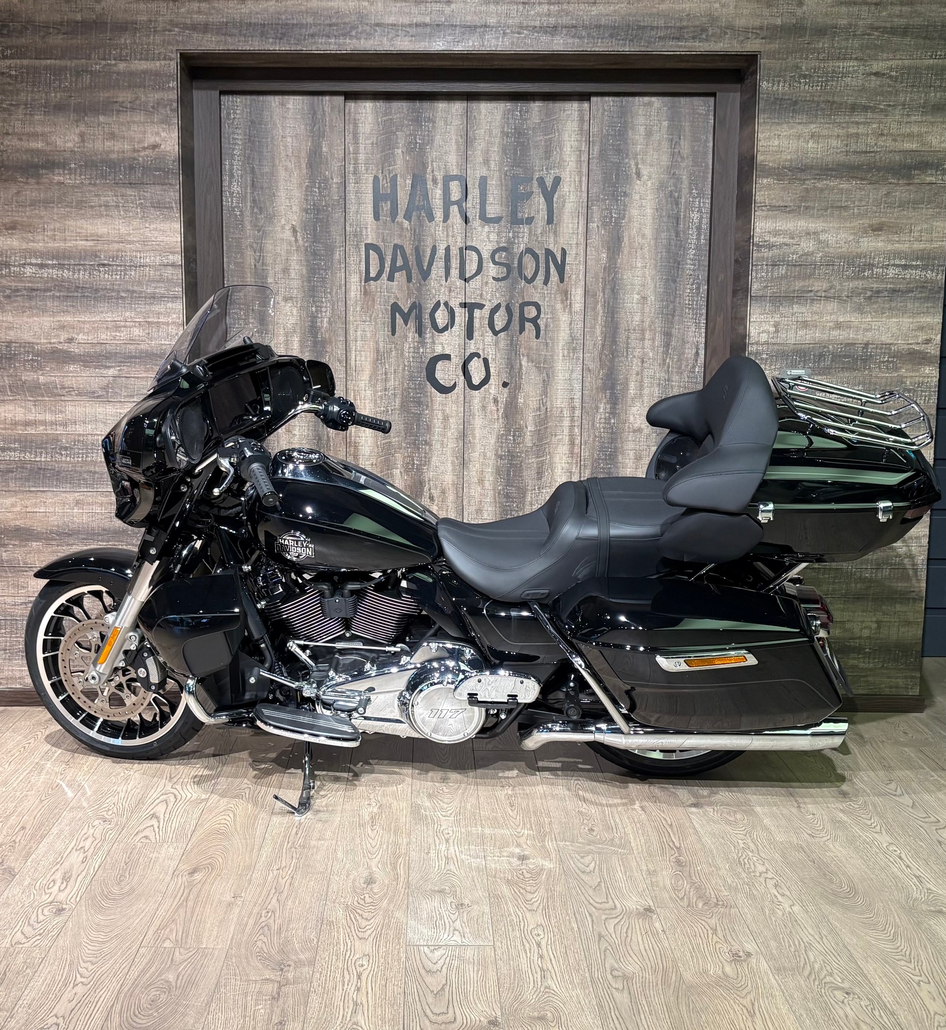 HARLEY-DAVIDSON FLHXU Street Glide Ultra 117-showroom-element-3