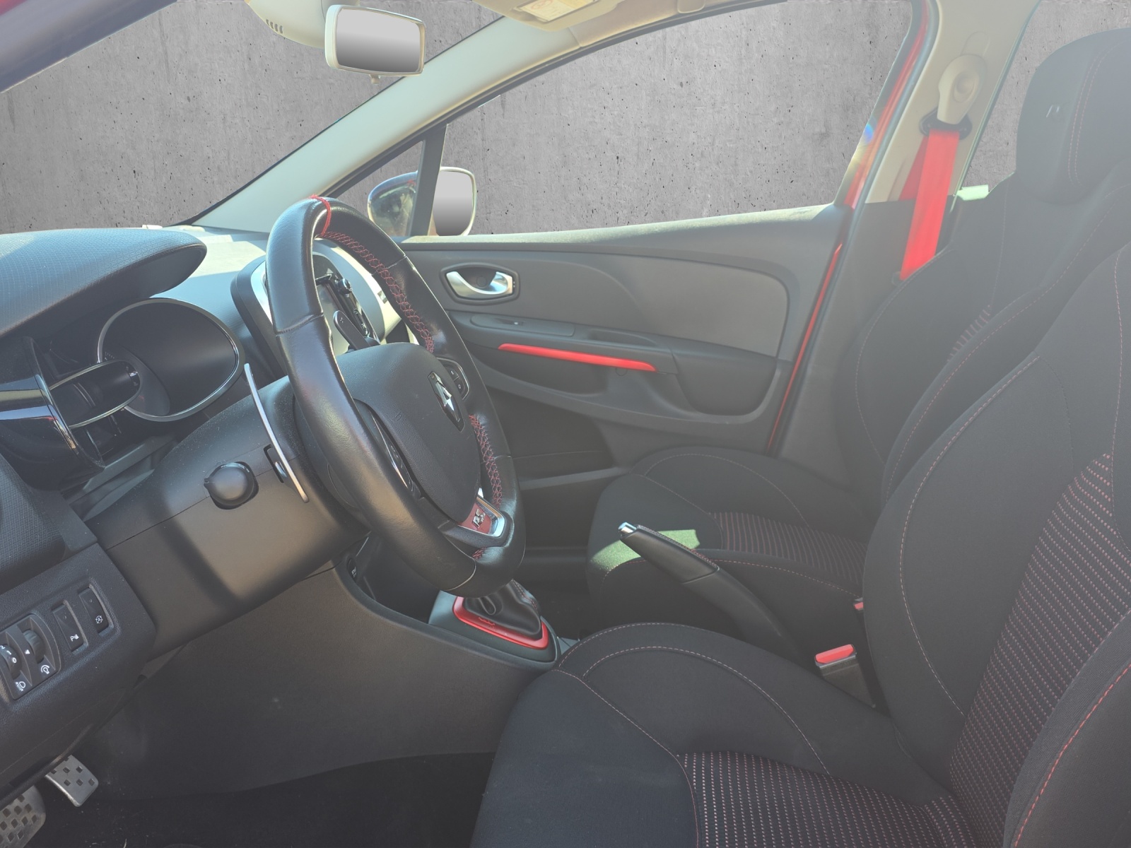 RENAULT Clio 1.6 T RS 200 EDC-image-10