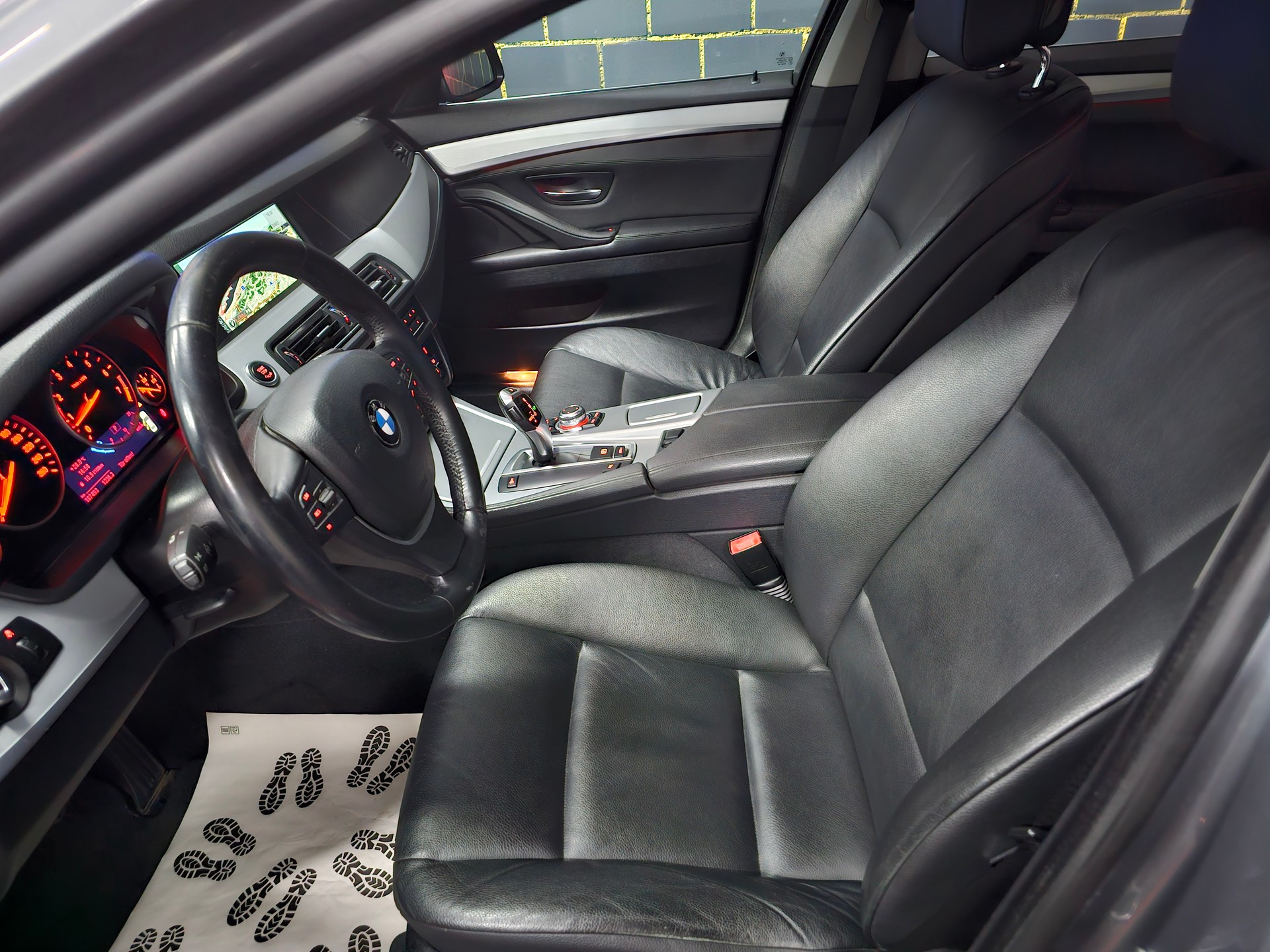 BMW 523i Steptronic-image-10
