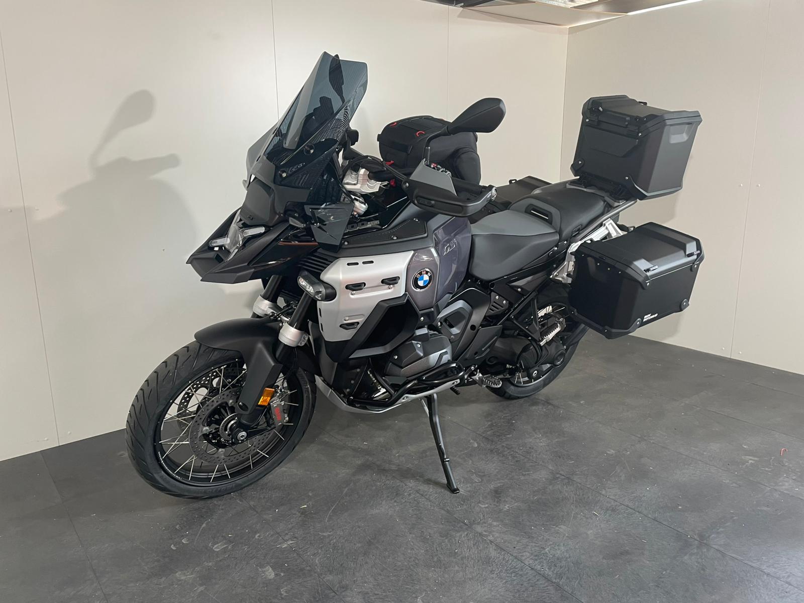 BMW R 1300 GS Adventure-image-2
