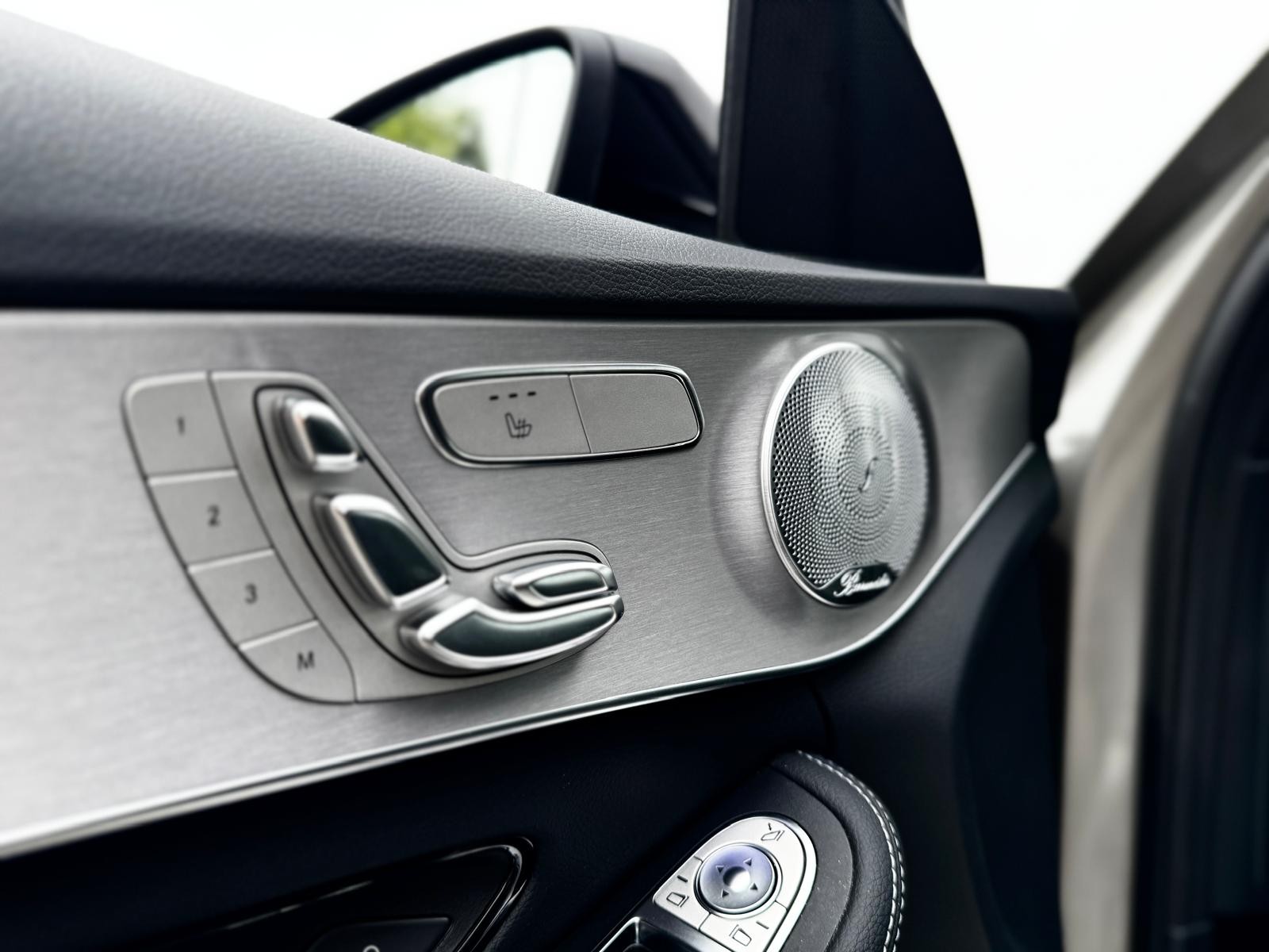 MERCEDES-BENZ C 220 d AMG Line 4matic-image-7