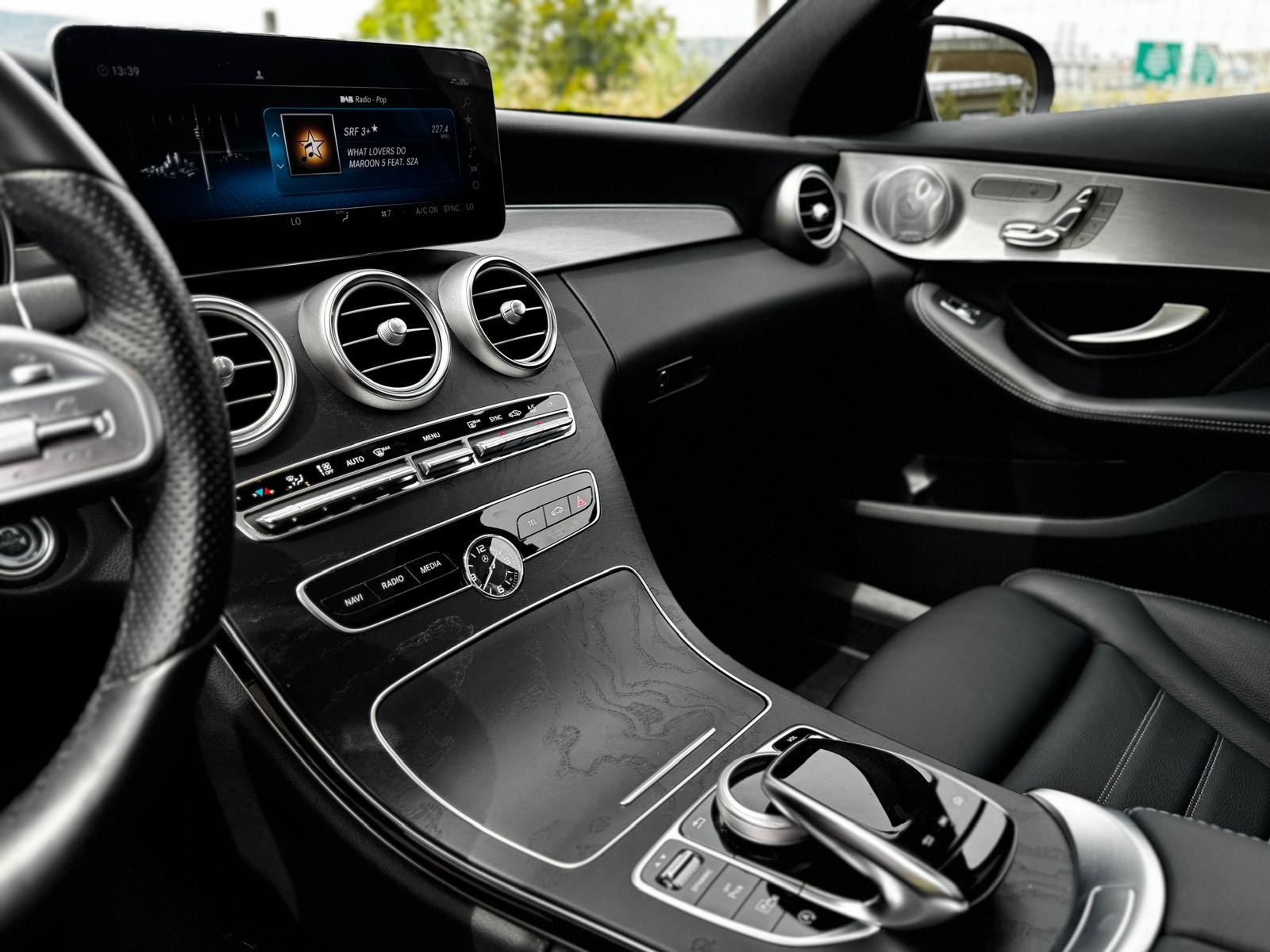 MERCEDES-BENZ C 220 d AMG Line 4matic-image-8