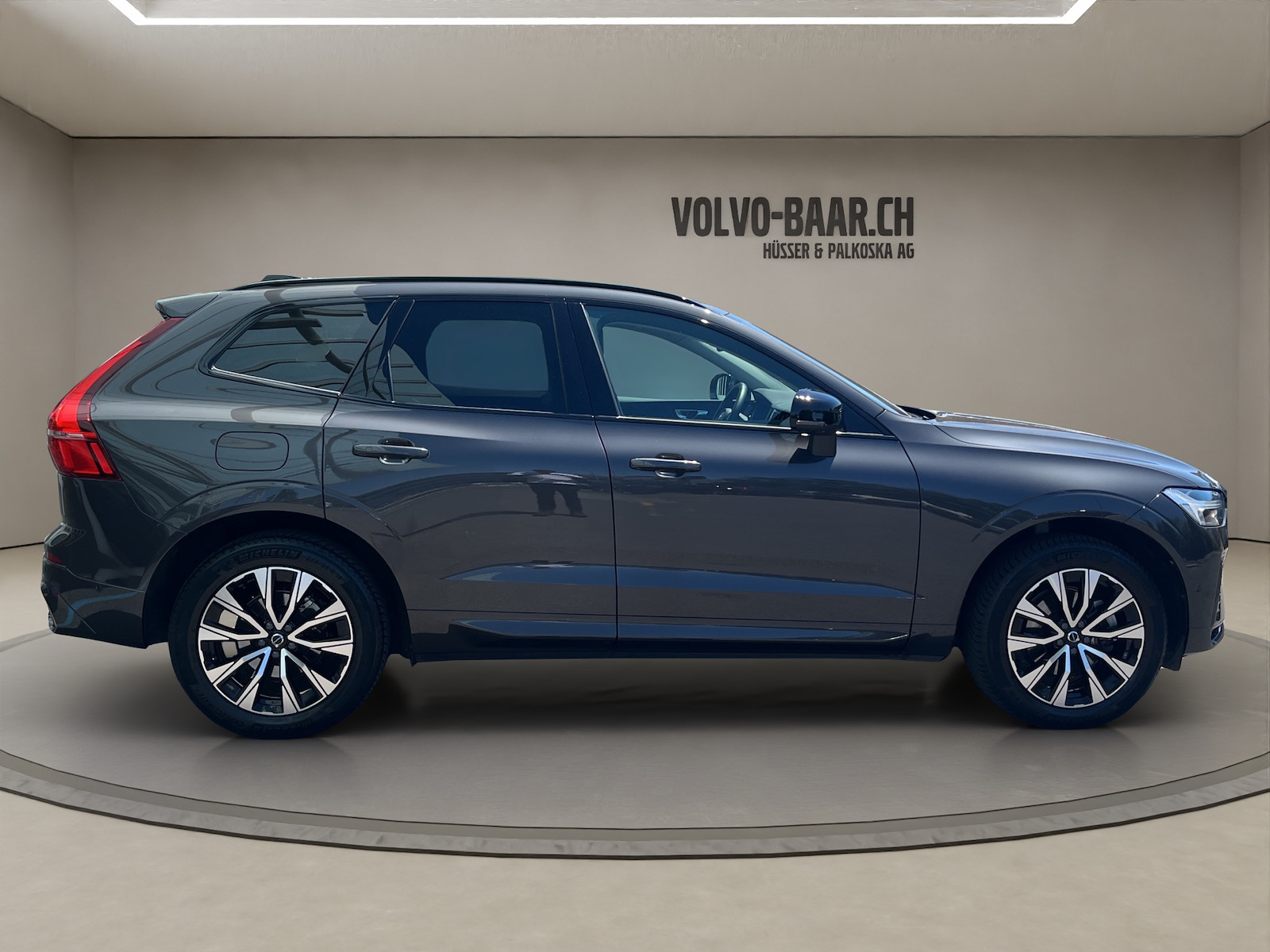 VOLVO XC60 2.0 B5 MH Plus Dark AWD-image-5