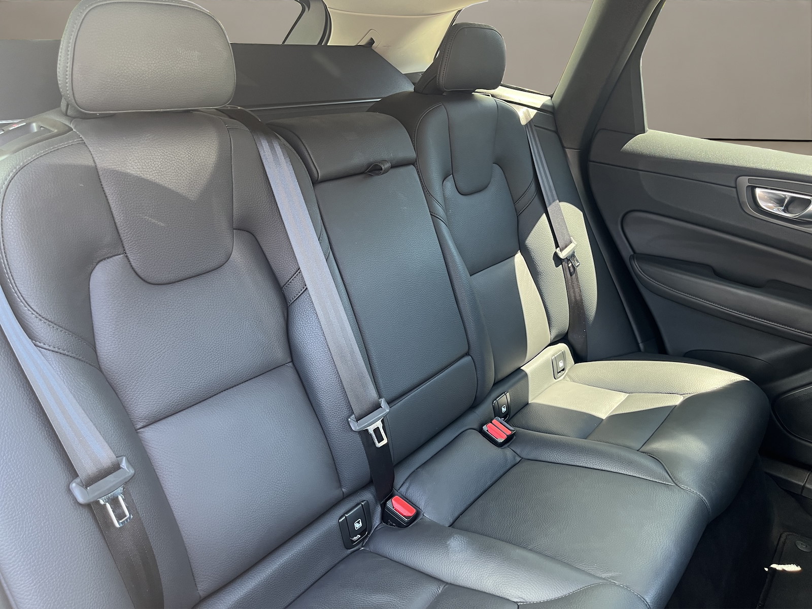 VOLVO XC60 2.0 B5 MH Plus Dark AWD-image-11