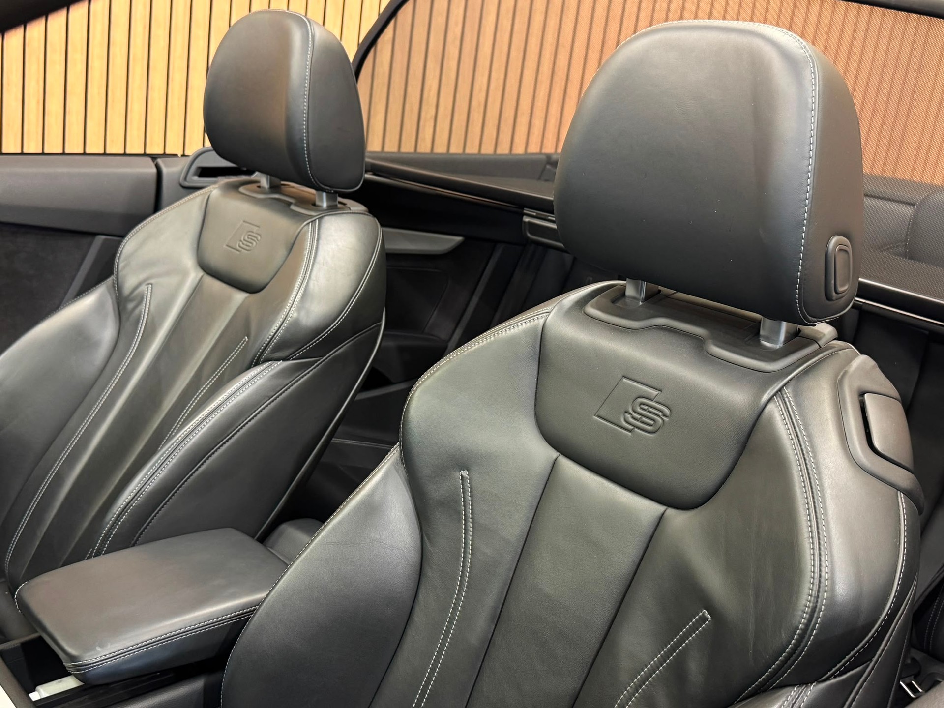 AUDI A5 Cabriolet 40 TDI S-Line S-tronic-image-26