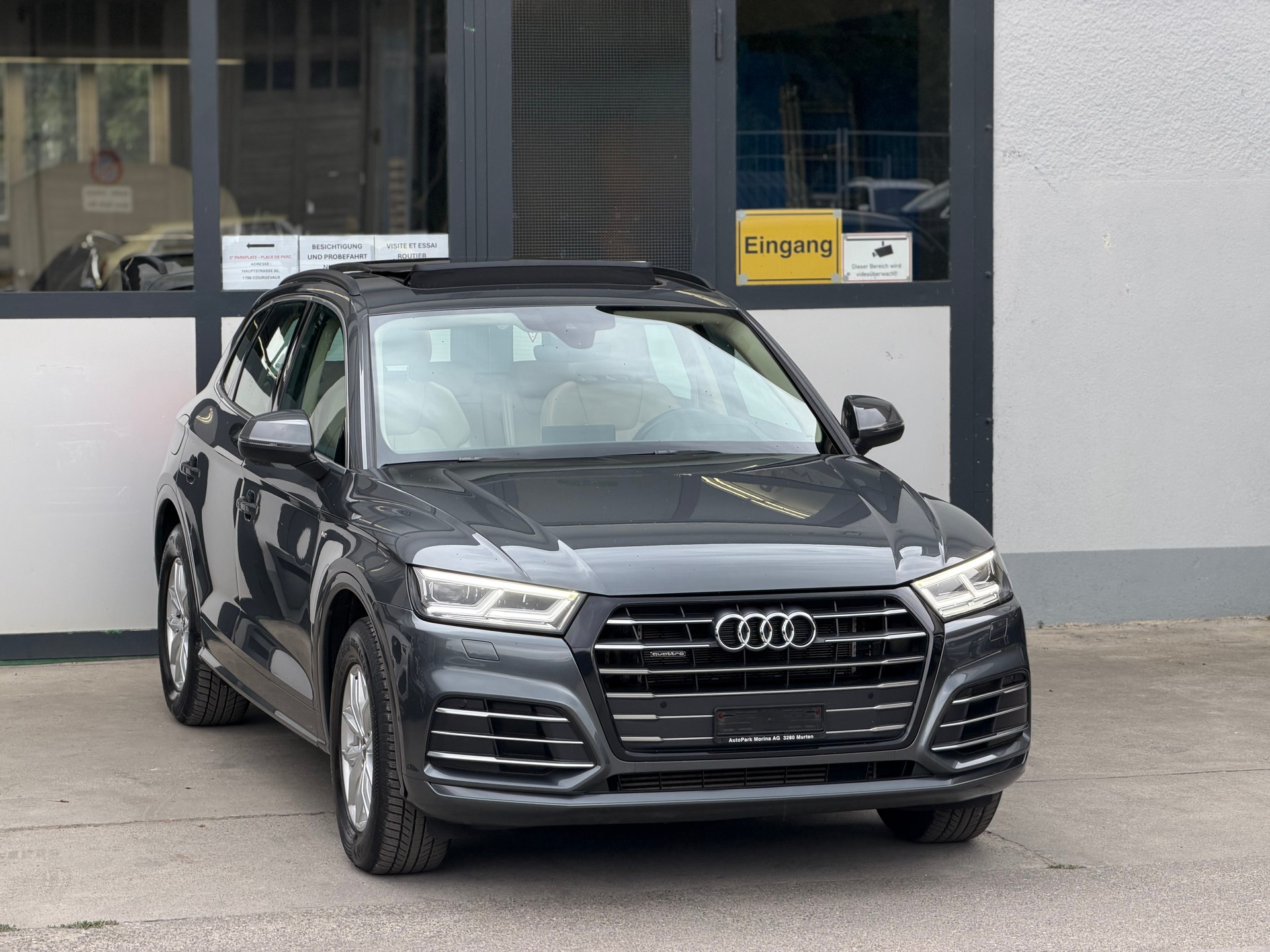AUDI Q5 55 TFSI e sport quattro-showroom-element-3