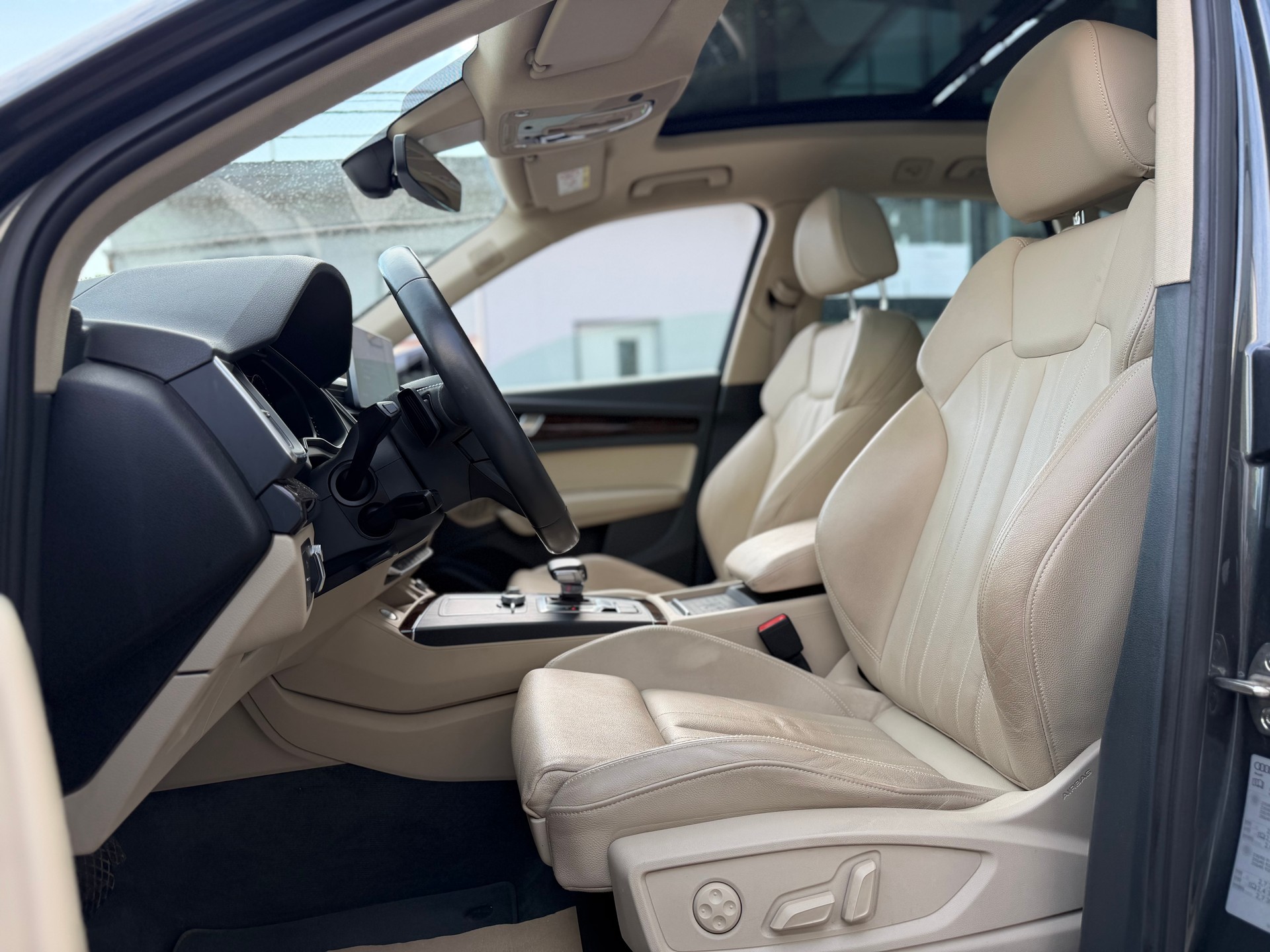 AUDI Q5 55 TFSI e sport quattro-image-8