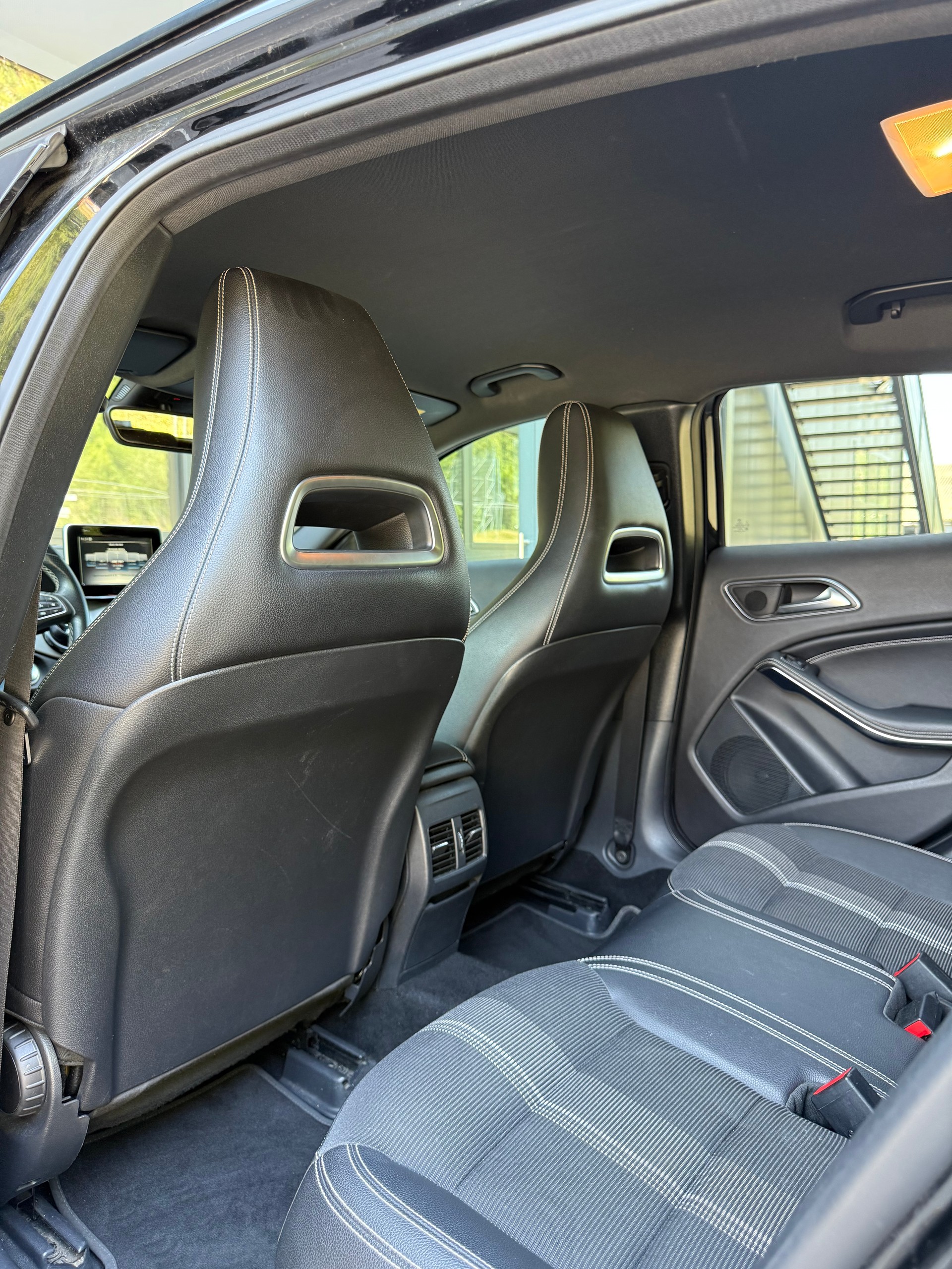 MERCEDES-BENZ GLA 200 Night Star 7G-DCT-image-11