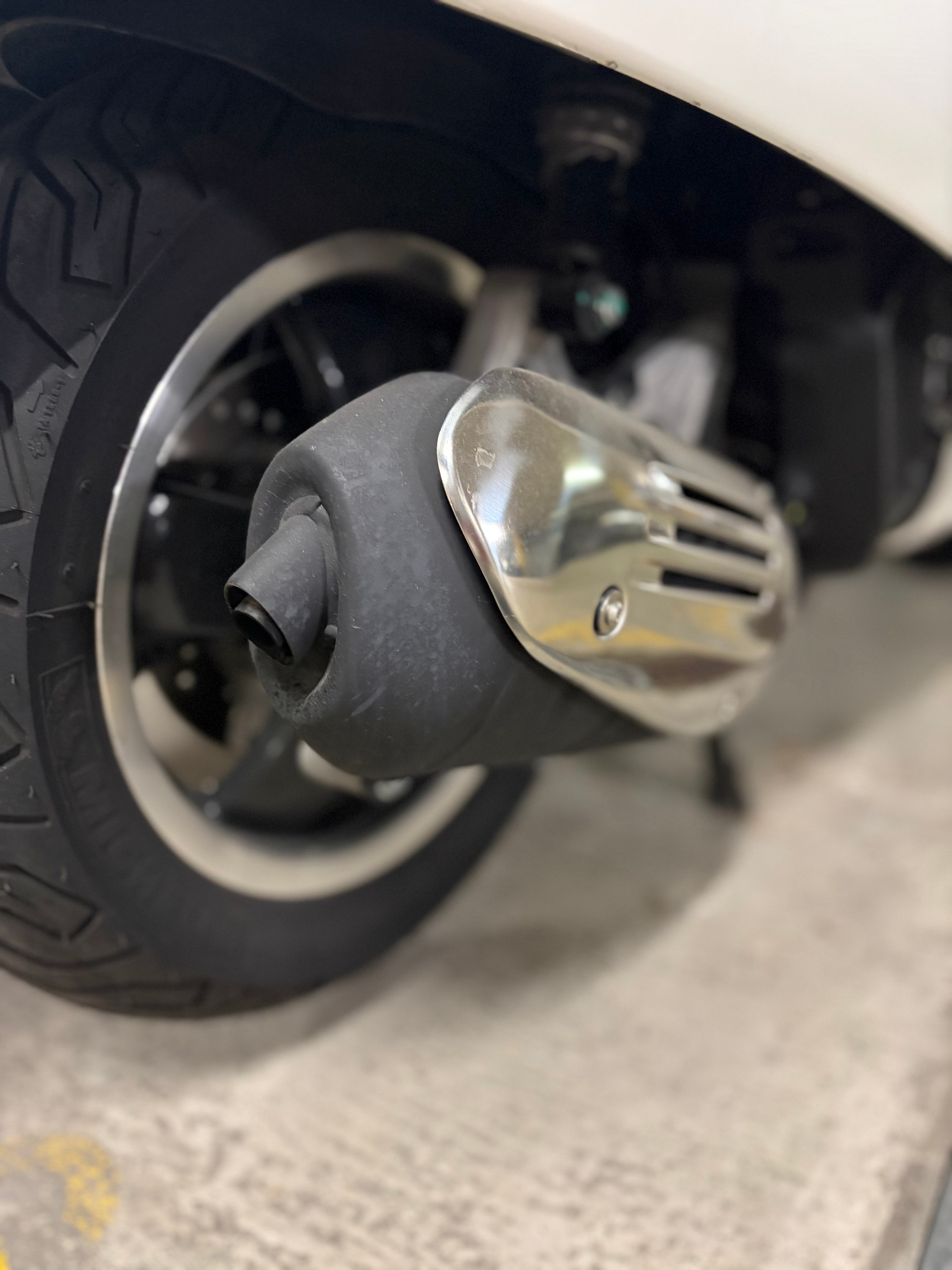 PIAGGIO Vespa GTS 125 i.e ABS-image-5