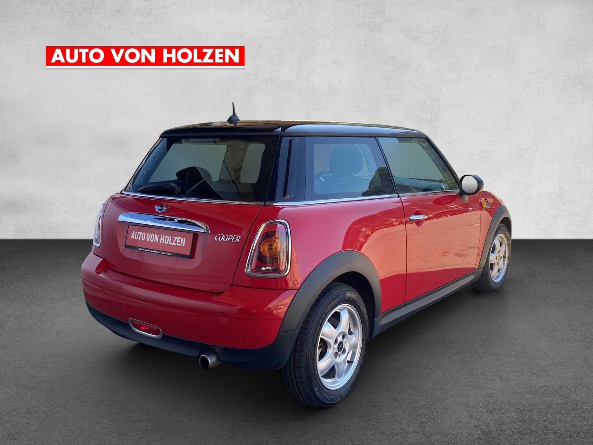 MINI Cooper-showroom-element-2