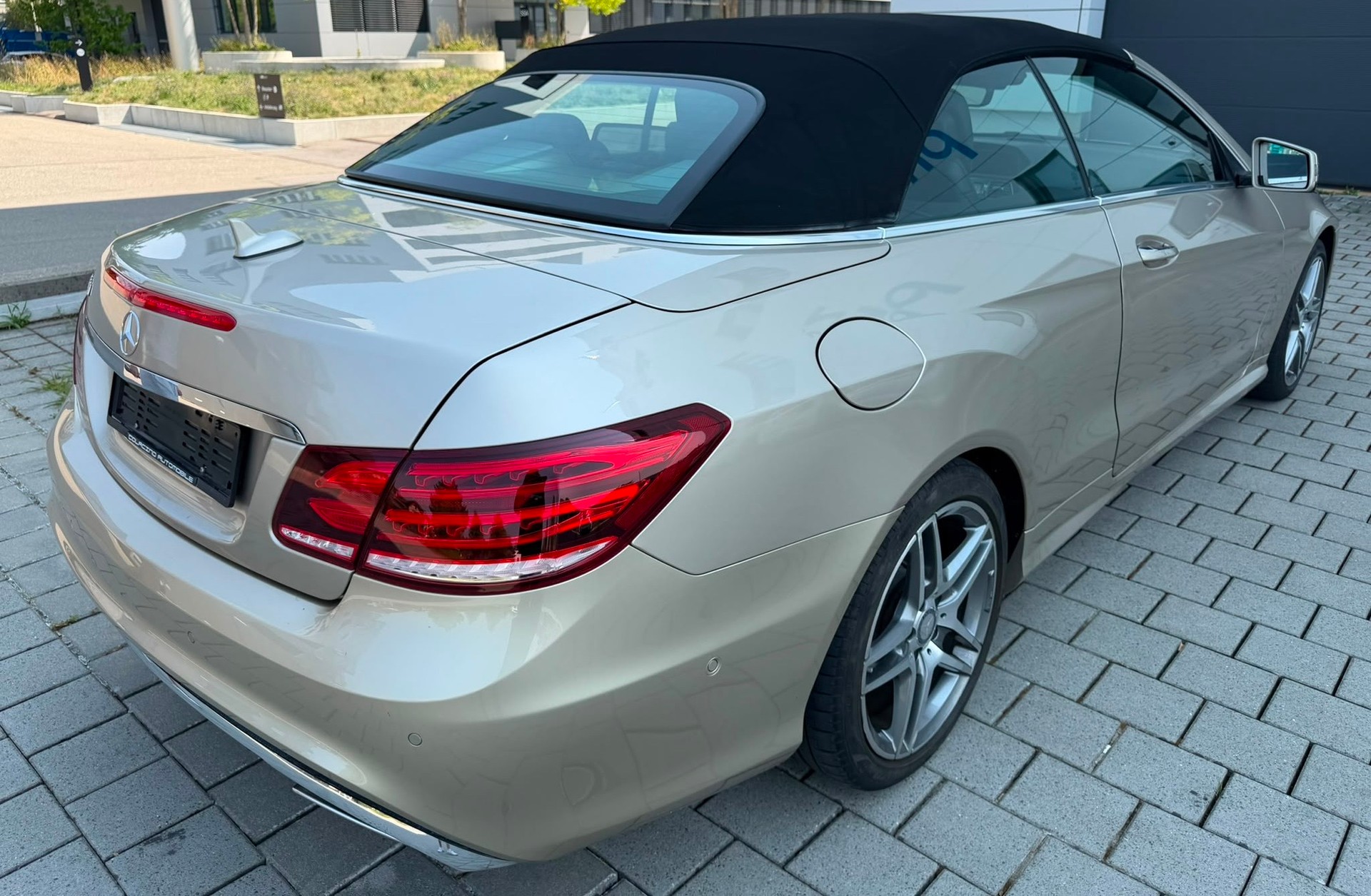 MERCEDES-BENZ E 500 V8 Edition 7G-Tronic-image-6
