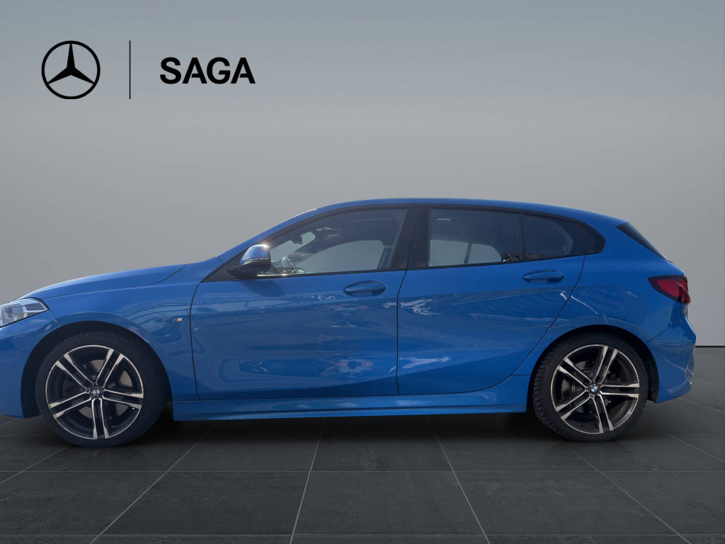 BMW 120d xDrive-showroom-element-2
