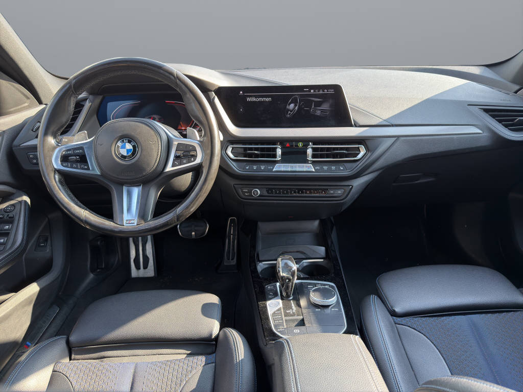 BMW 120d xDrive-image-8