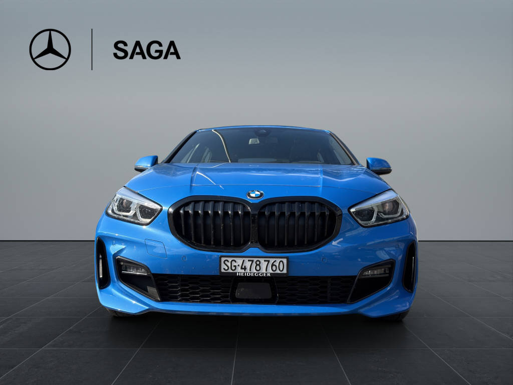 BMW 120d xDrive-showroom-element-1