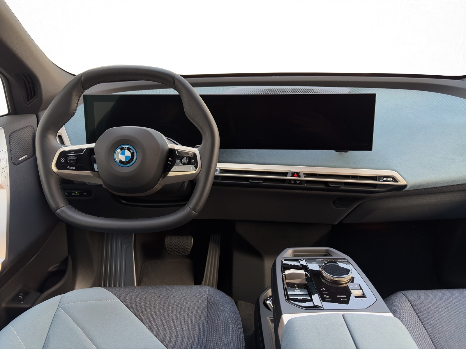 BMW iX xDrive40-image-11