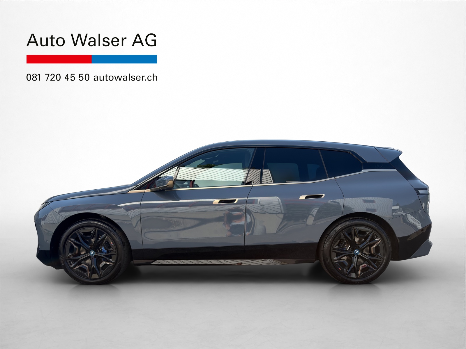 BMW iX xDrive40-showroom-element-1