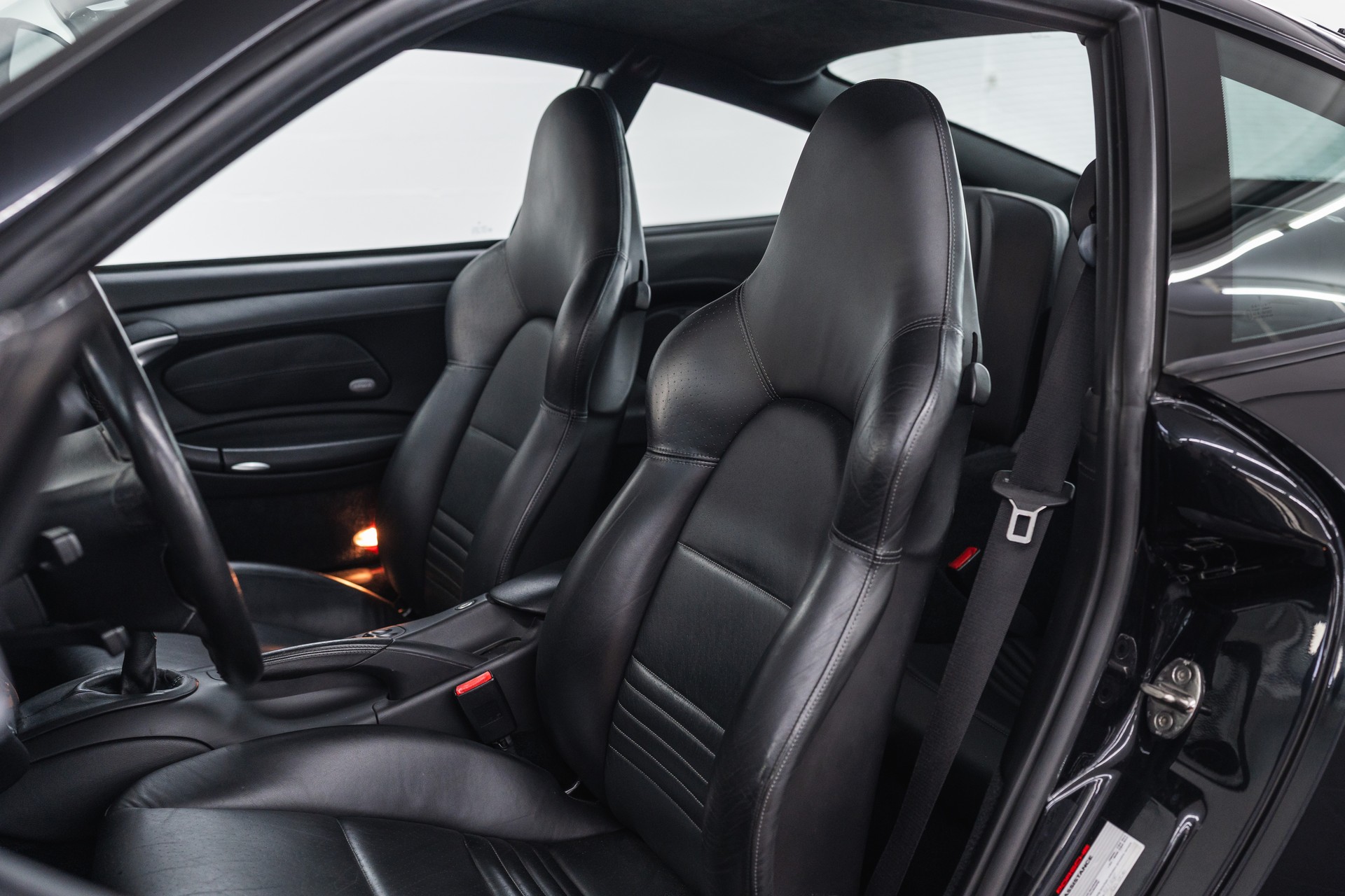PORSCHE 911 Carrera 4S Manual + sport seats-image-8