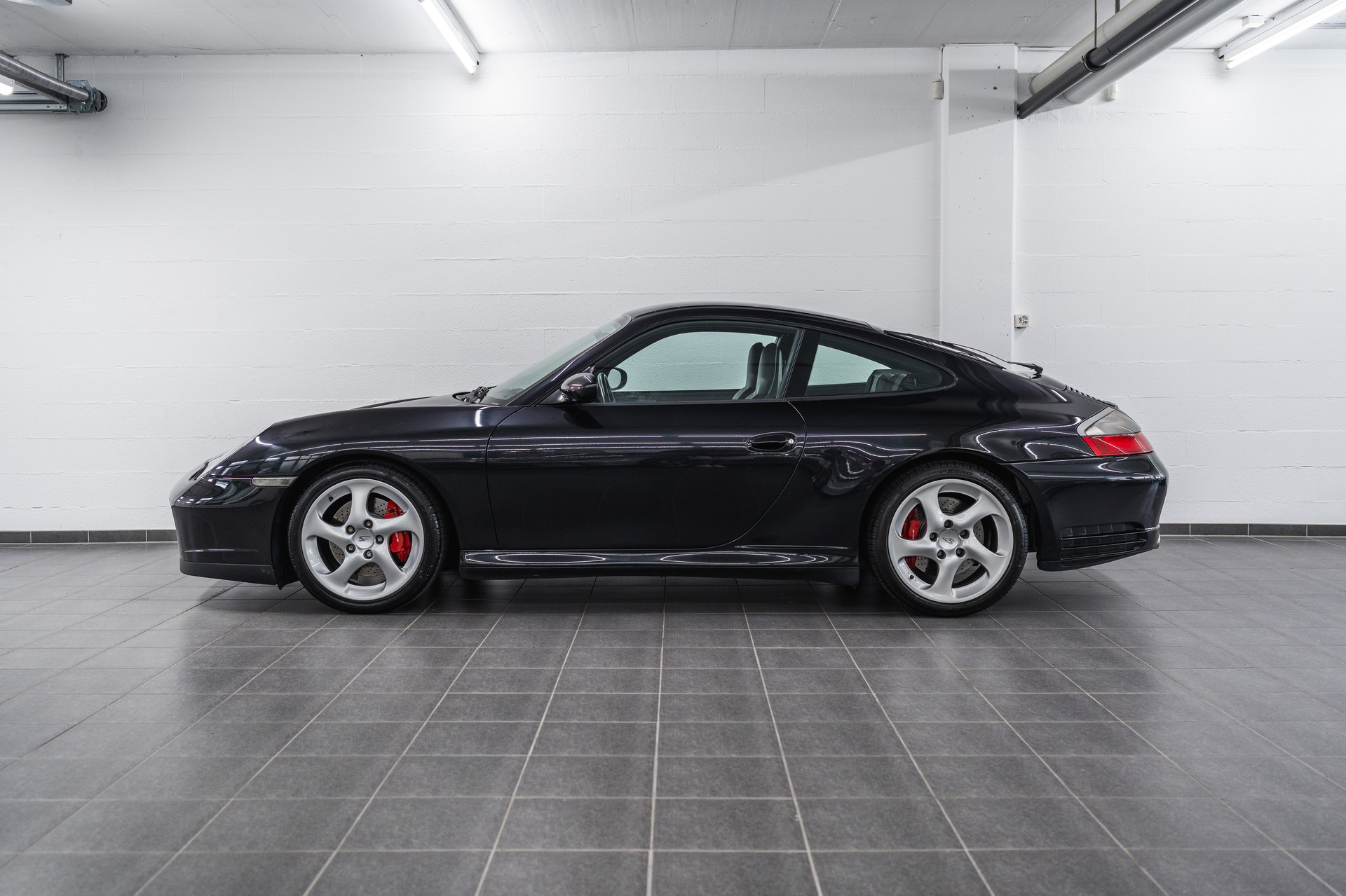 PORSCHE 911 Carrera 4S Manual + sport seats-showroom-element-3