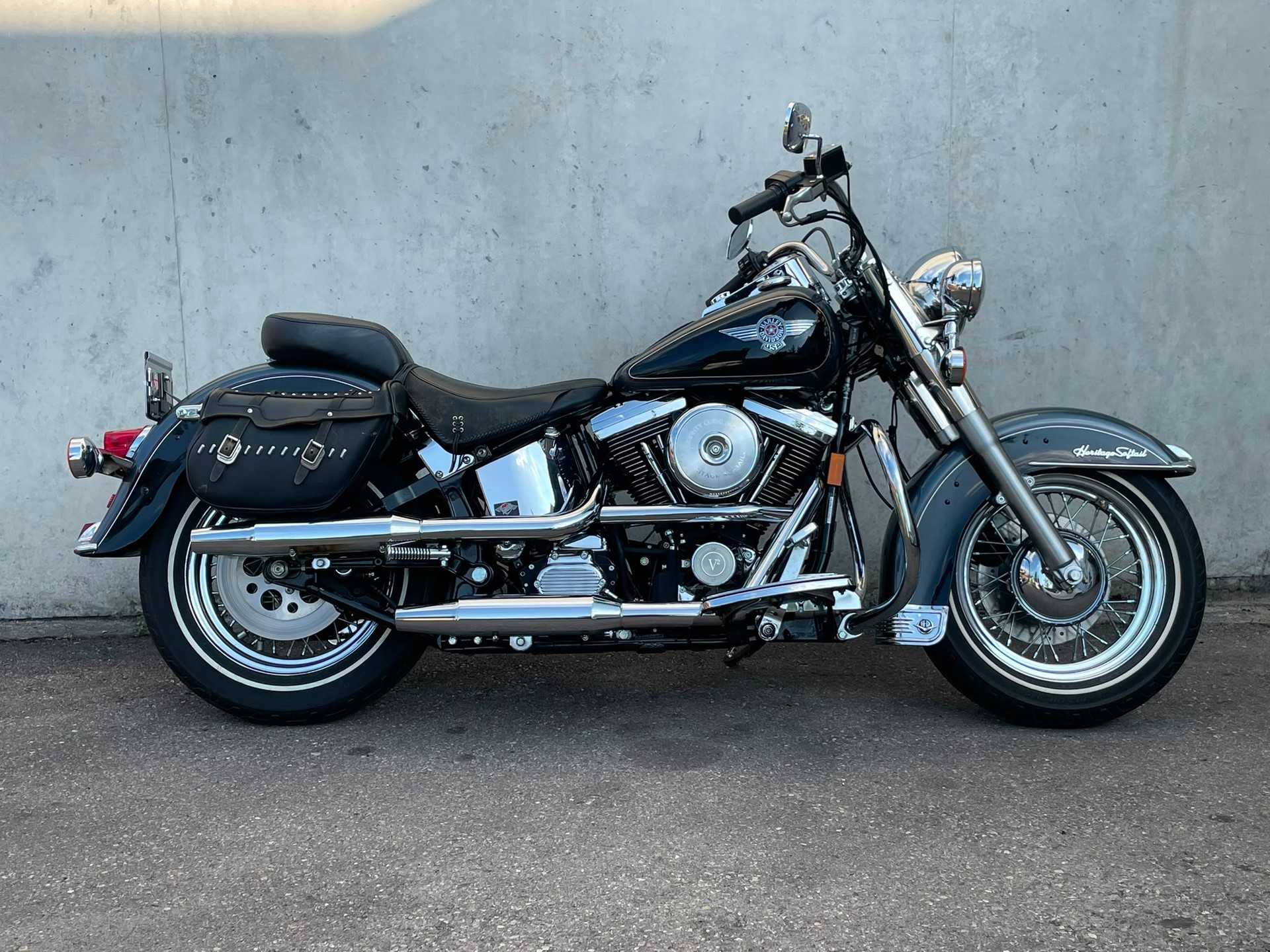 HARLEY-DAVIDSON FLSTN Heritage Special