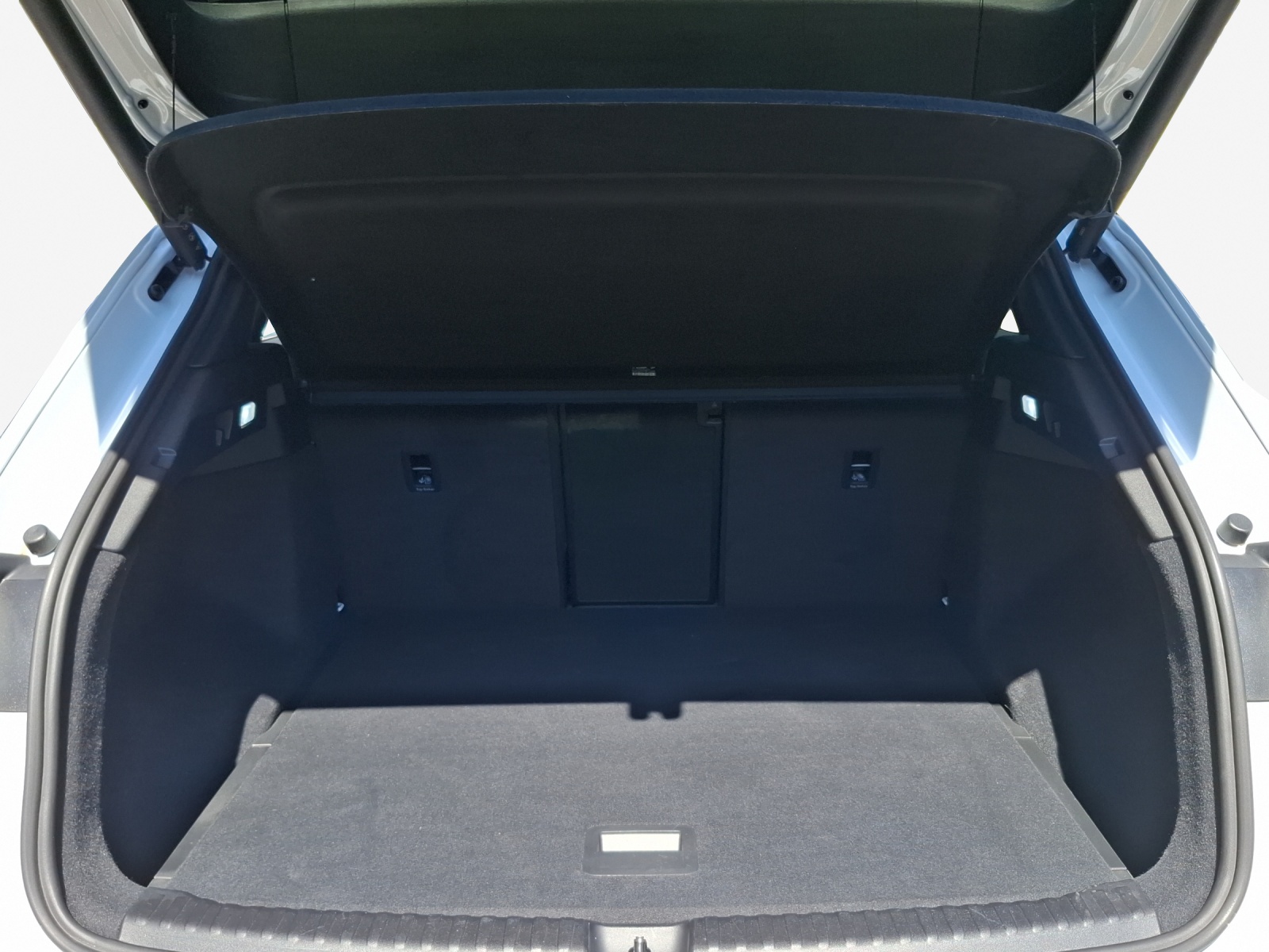 AUDI Q4 e-tron 45 quattro-image-12