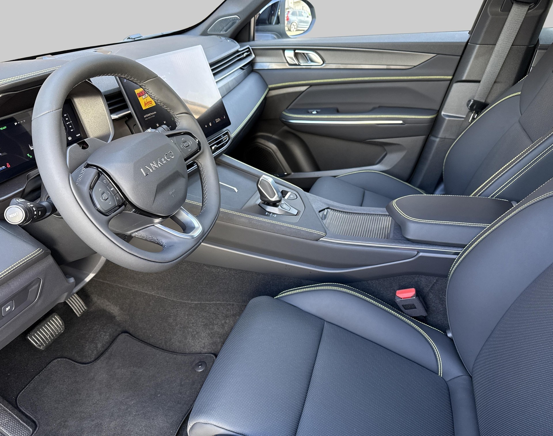 LYNK & CO 01 1.5 PHEV More-image-6