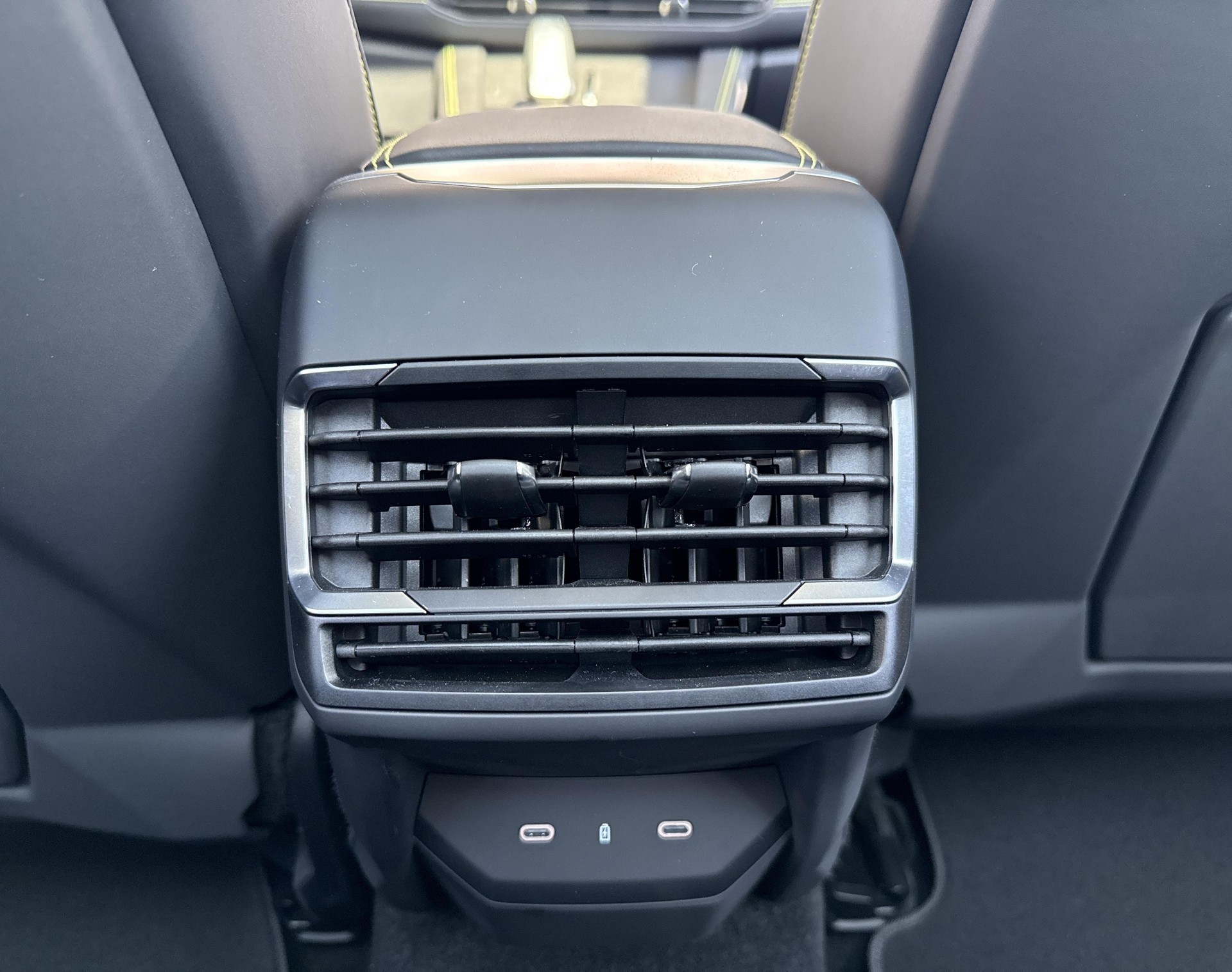 LYNK & CO 01 1.5 PHEV More-image-18
