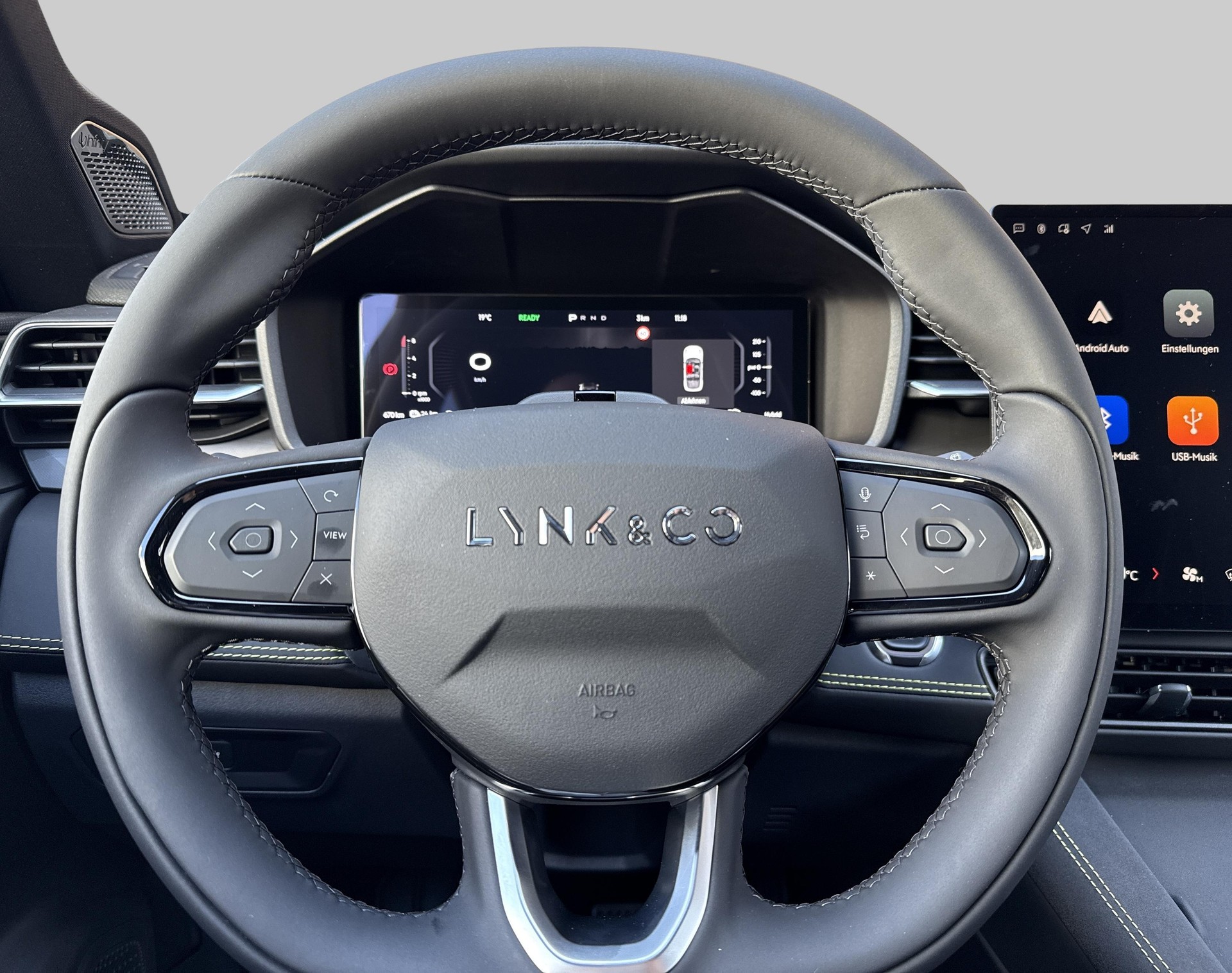 LYNK & CO 01 1.5 PHEV More-image-10