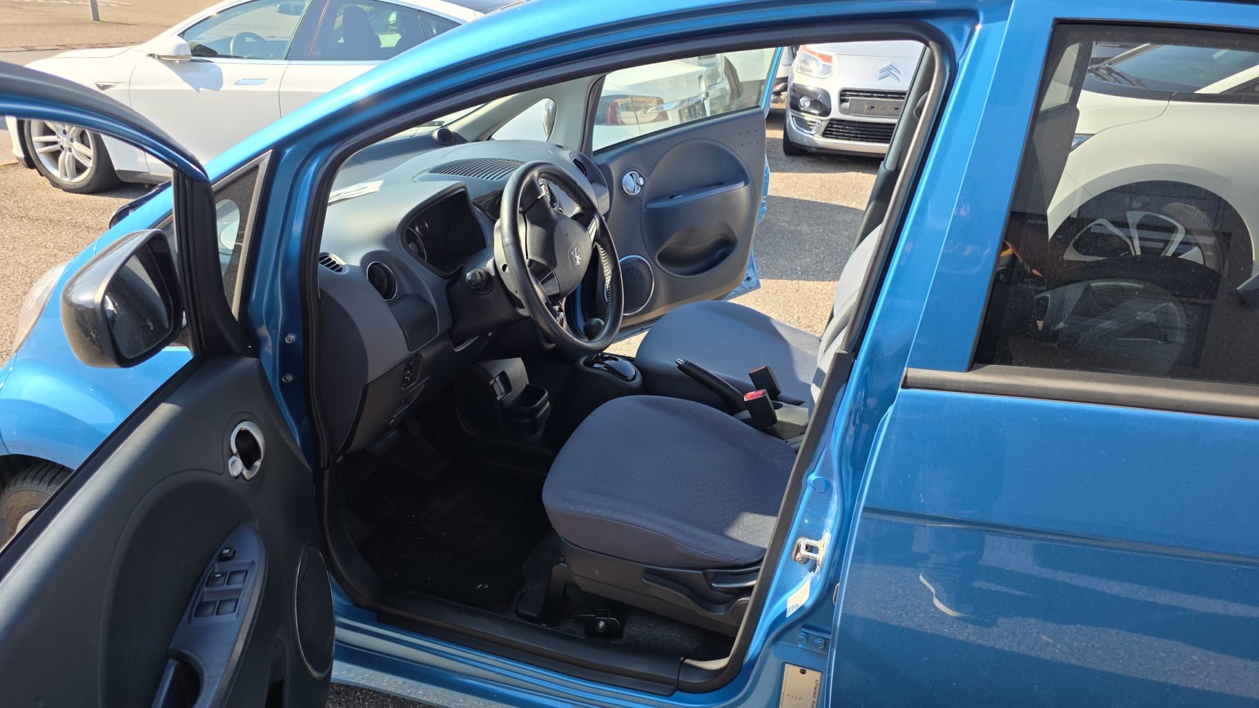 PEUGEOT iON Access-image-9