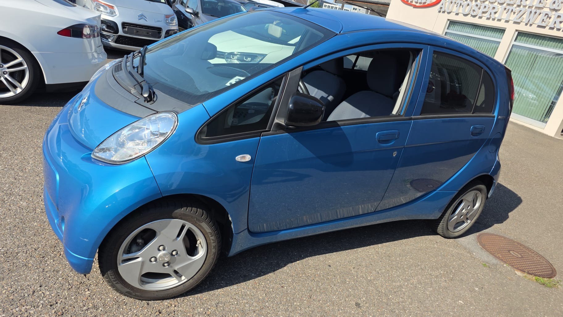 PEUGEOT iON Access-image-1