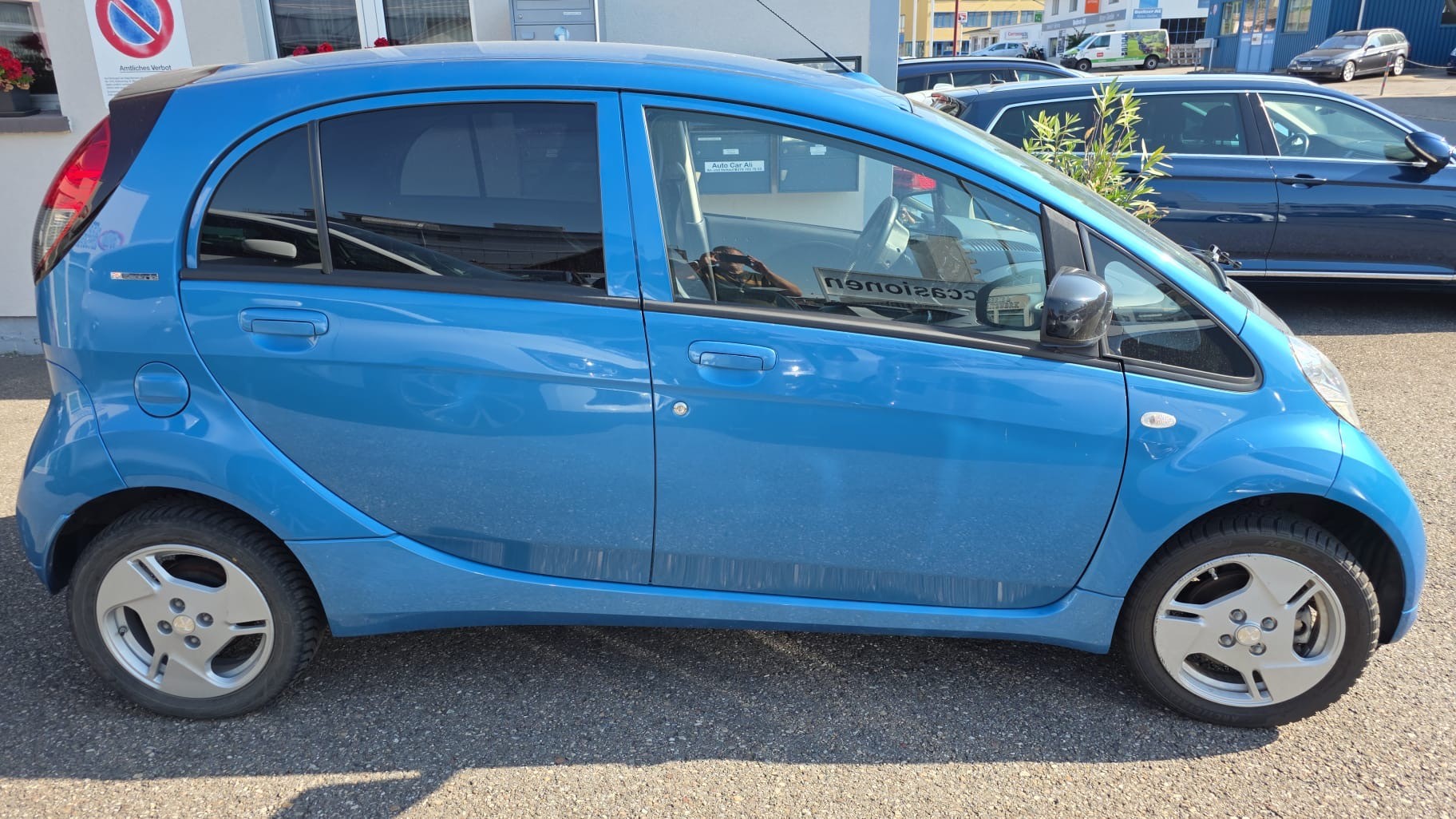 PEUGEOT iON Access-image-2