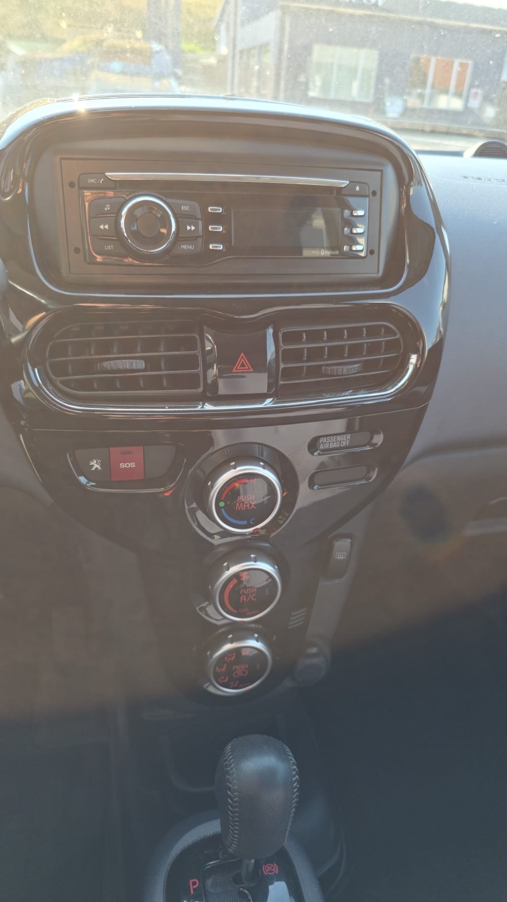 PEUGEOT iON Access-image-12