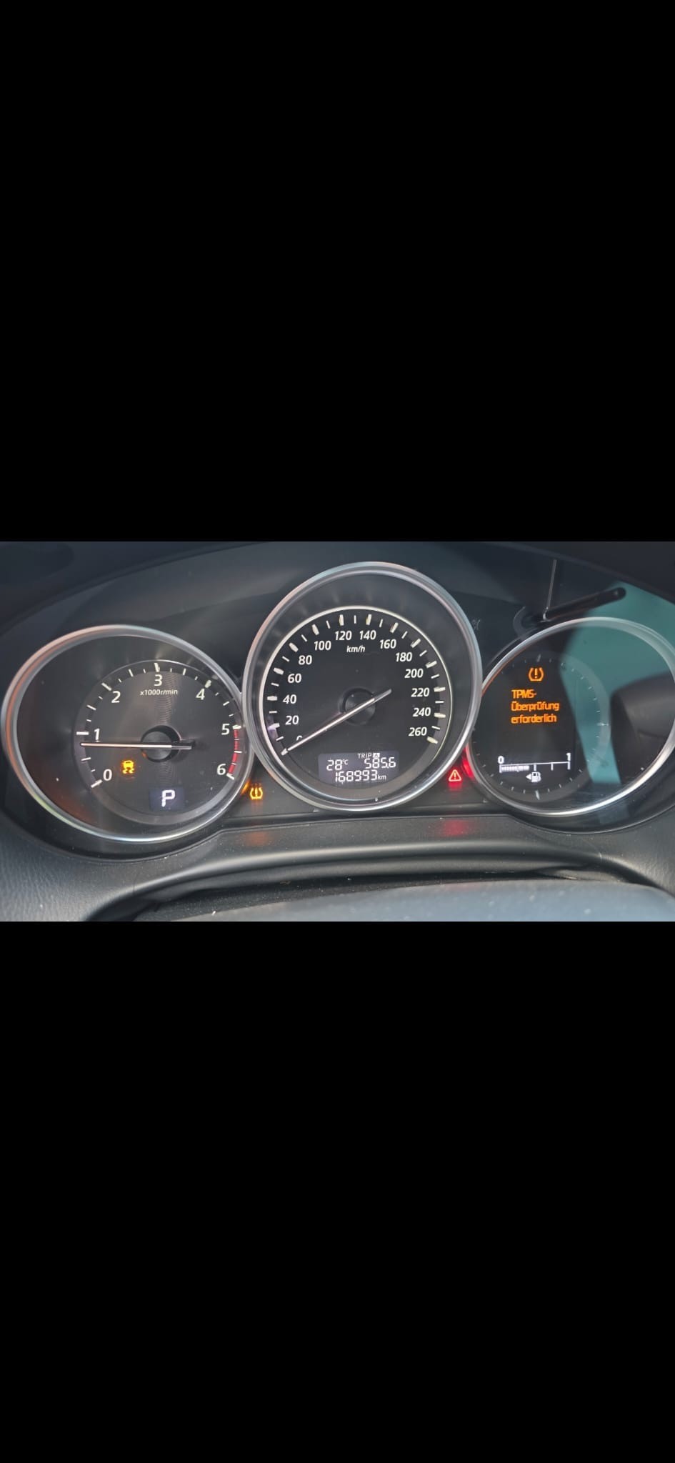MAZDA CX-5 2.2 D HP Revolution AWD Automatic-image-6