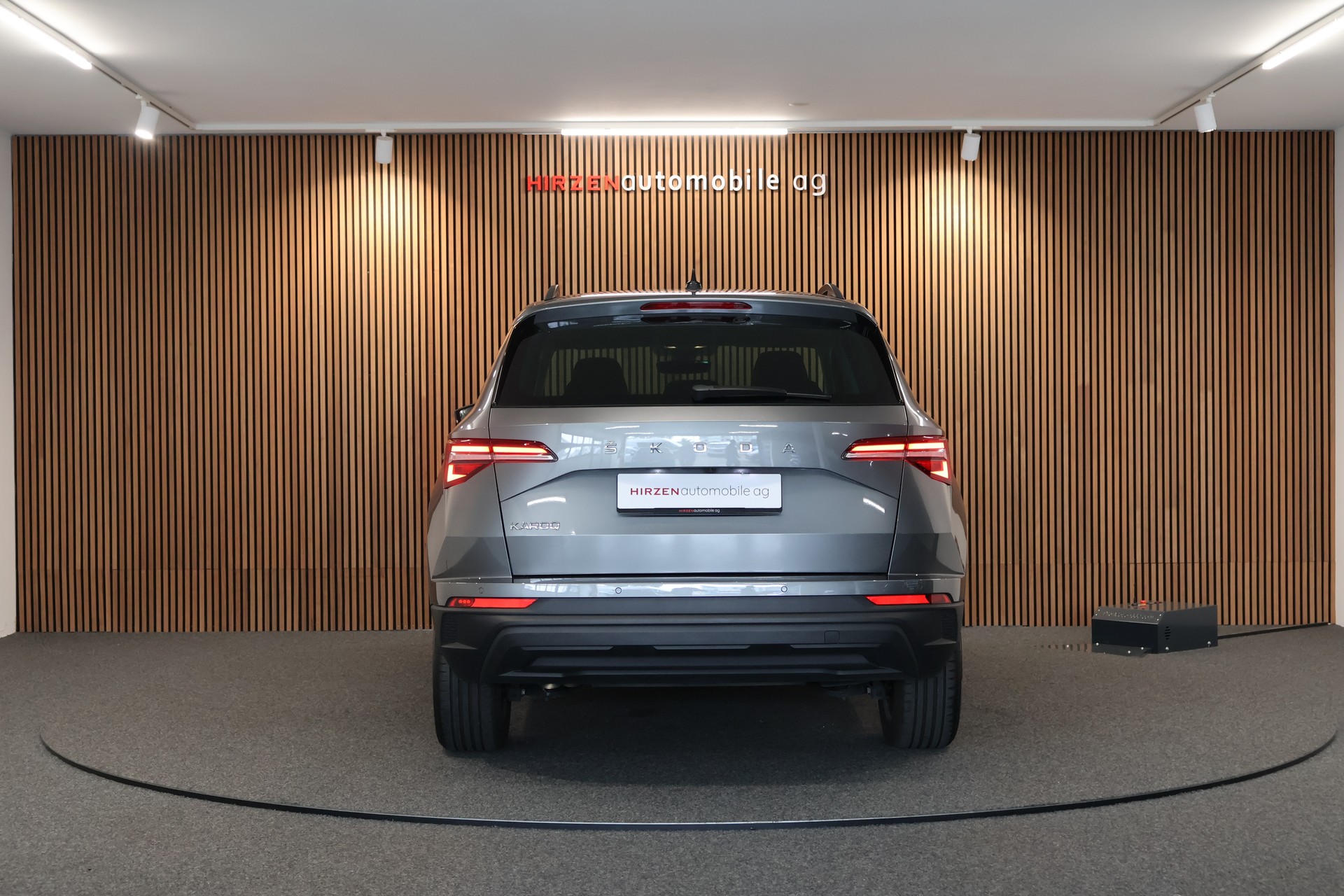 SKODA Karoq 1.5 TSI Ambition DSG-showroom-element-3