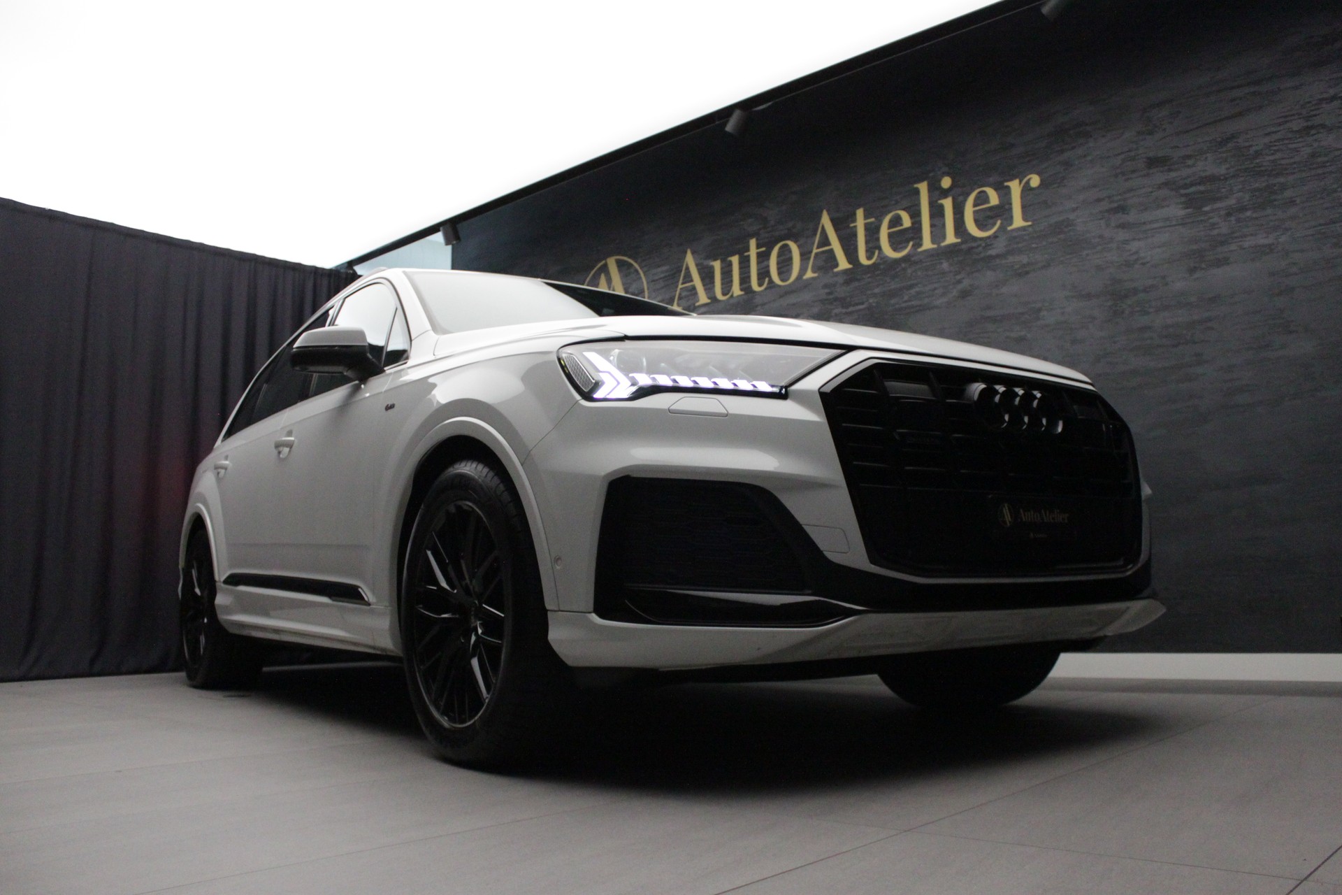 AUDI Q7 45 TDI quattro S Line tiptronic-showroom-element-3