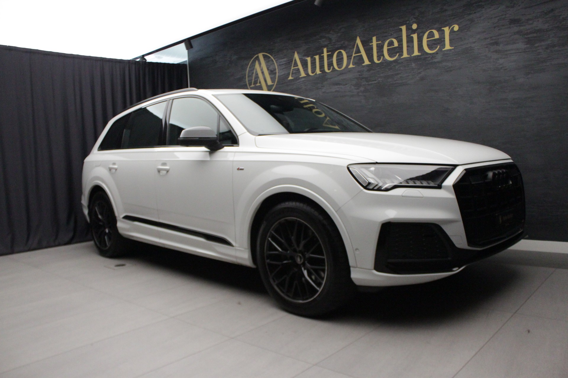 AUDI Q7 45 TDI quattro S Line tiptronic-showroom-element-2