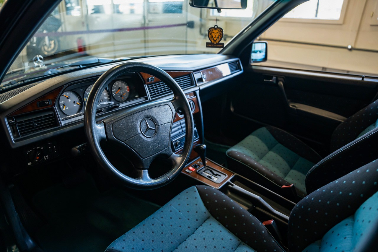 MERCEDES-BENZ 190 E 2.3 Primavera Automatic-image-11