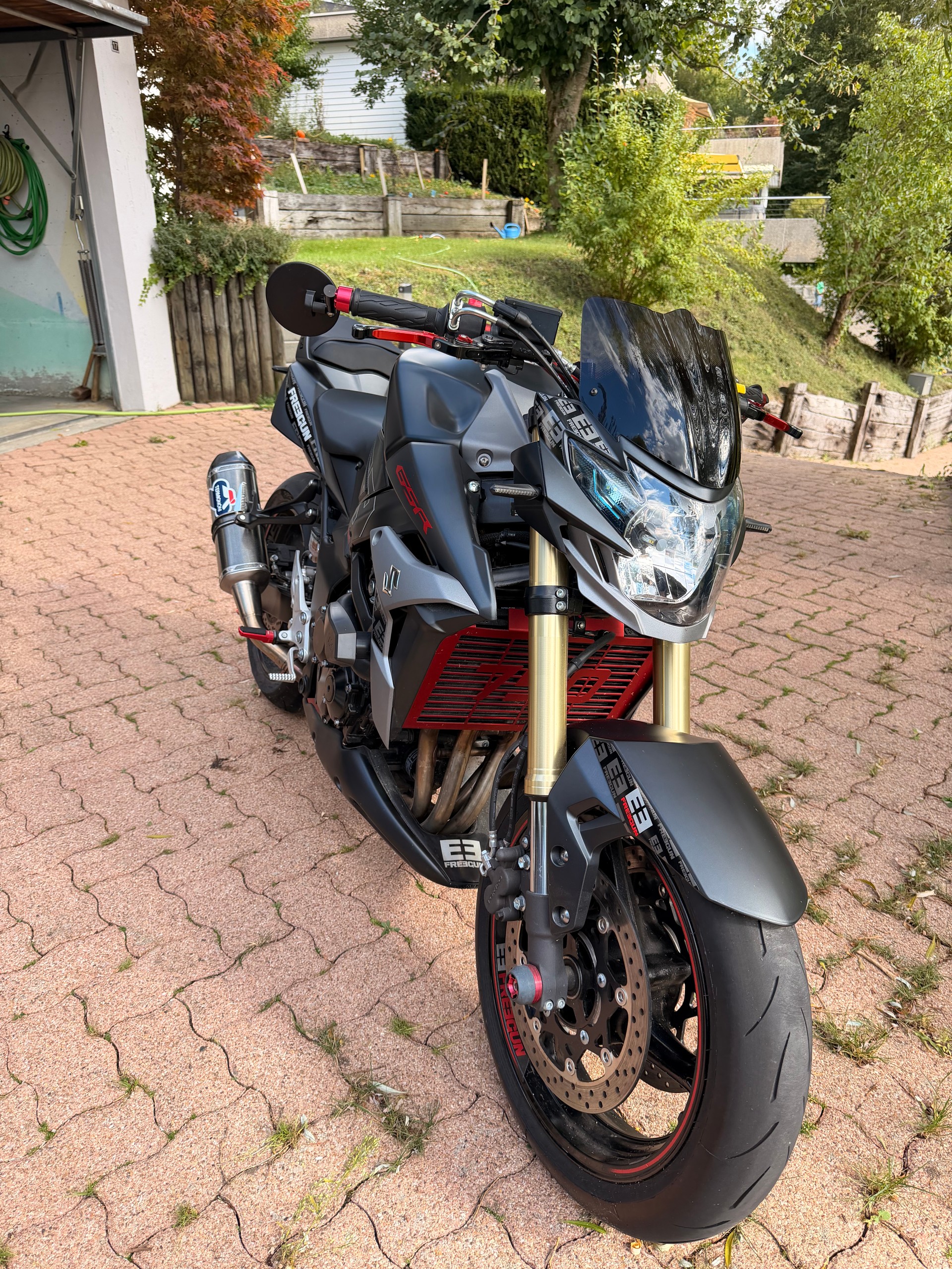 SUZUKI GSR 750 ABS Freegun-image-6