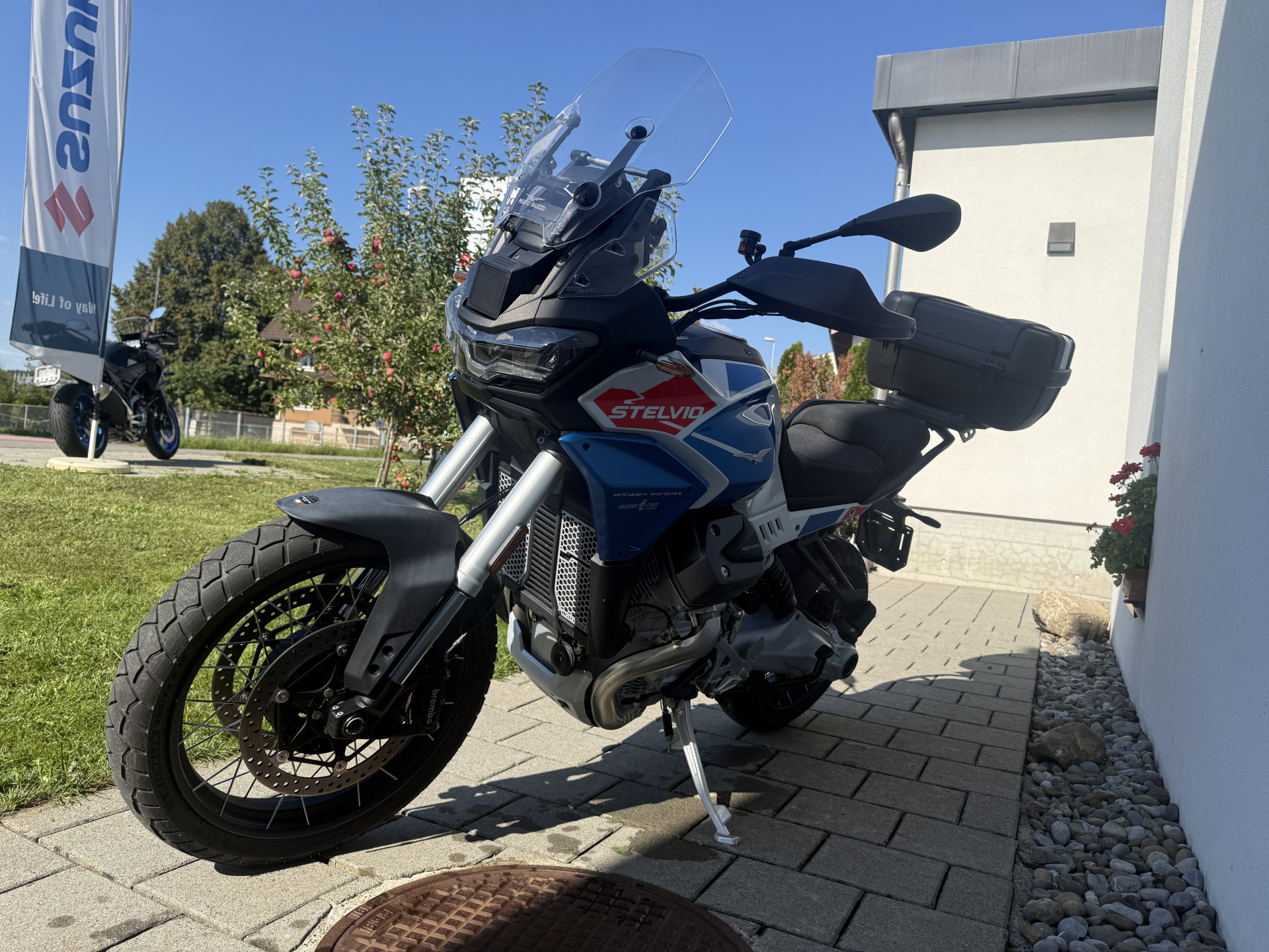 MOTO GUZZI Stelvio Duecento Tributo-image-3