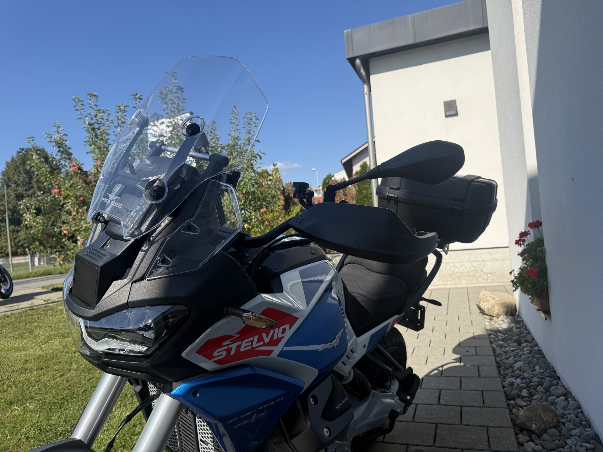 MOTO GUZZI Stelvio Duecento Tributo-image-4