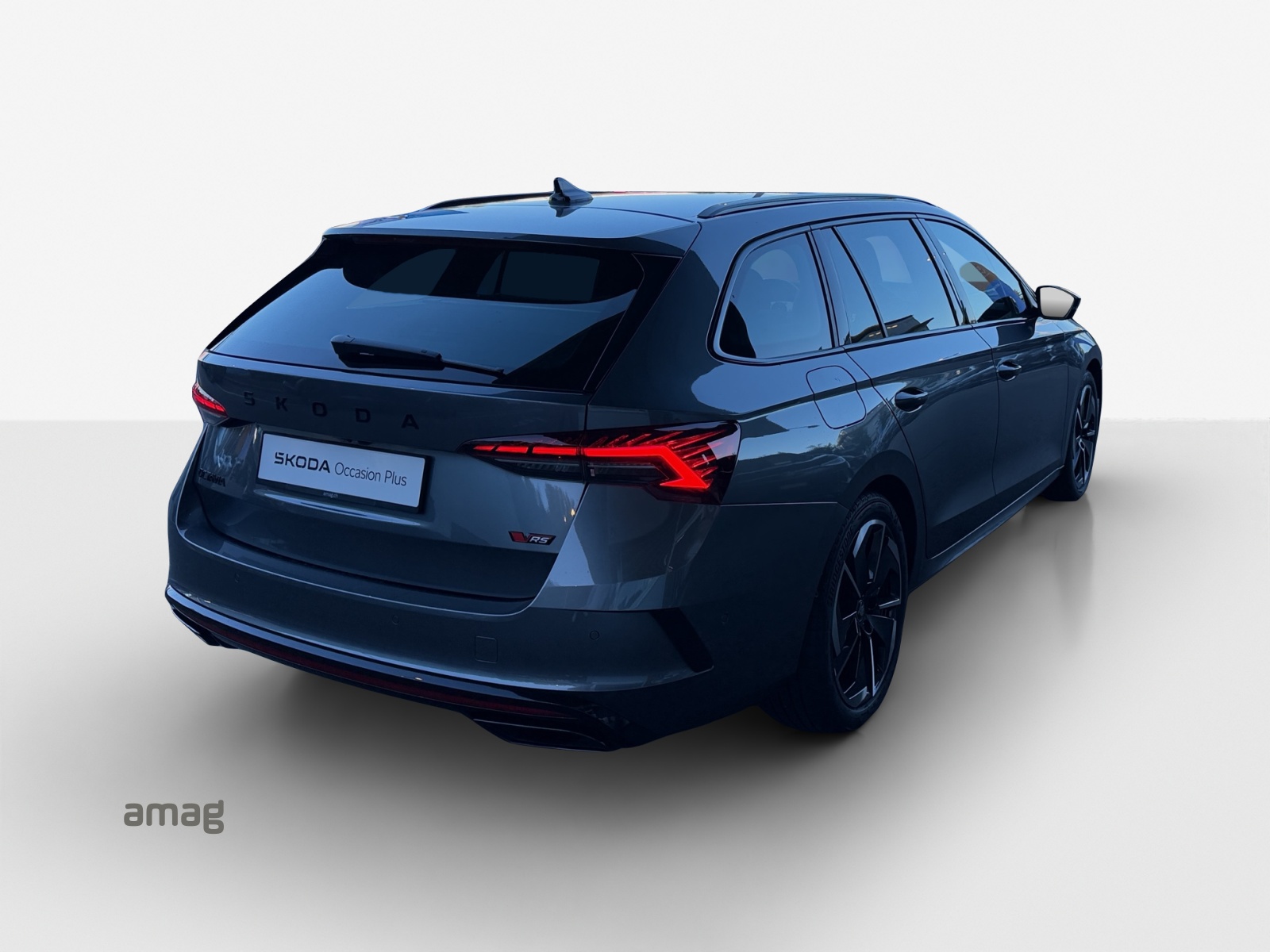 SKODA Octavia Combi 2.0 TSI DSG RS-image-4