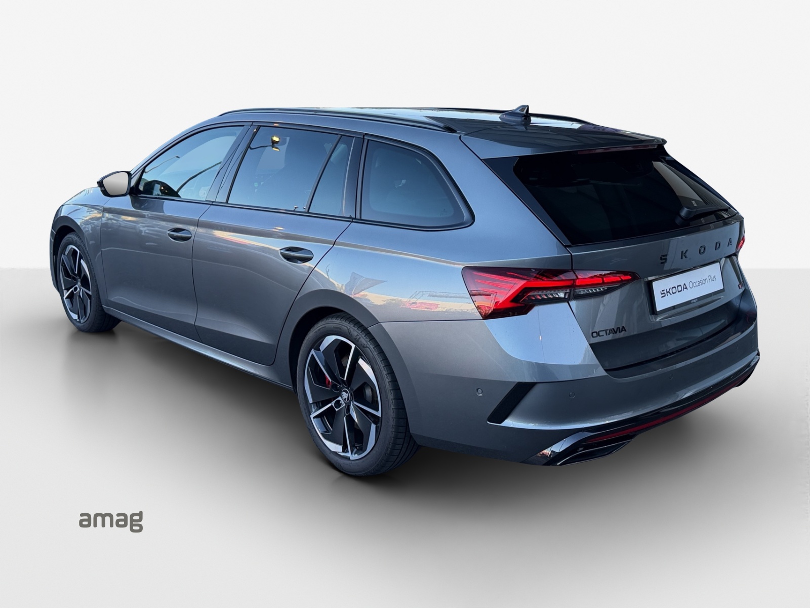 SKODA Octavia Combi 2.0 TSI DSG RS-showroom-element-2