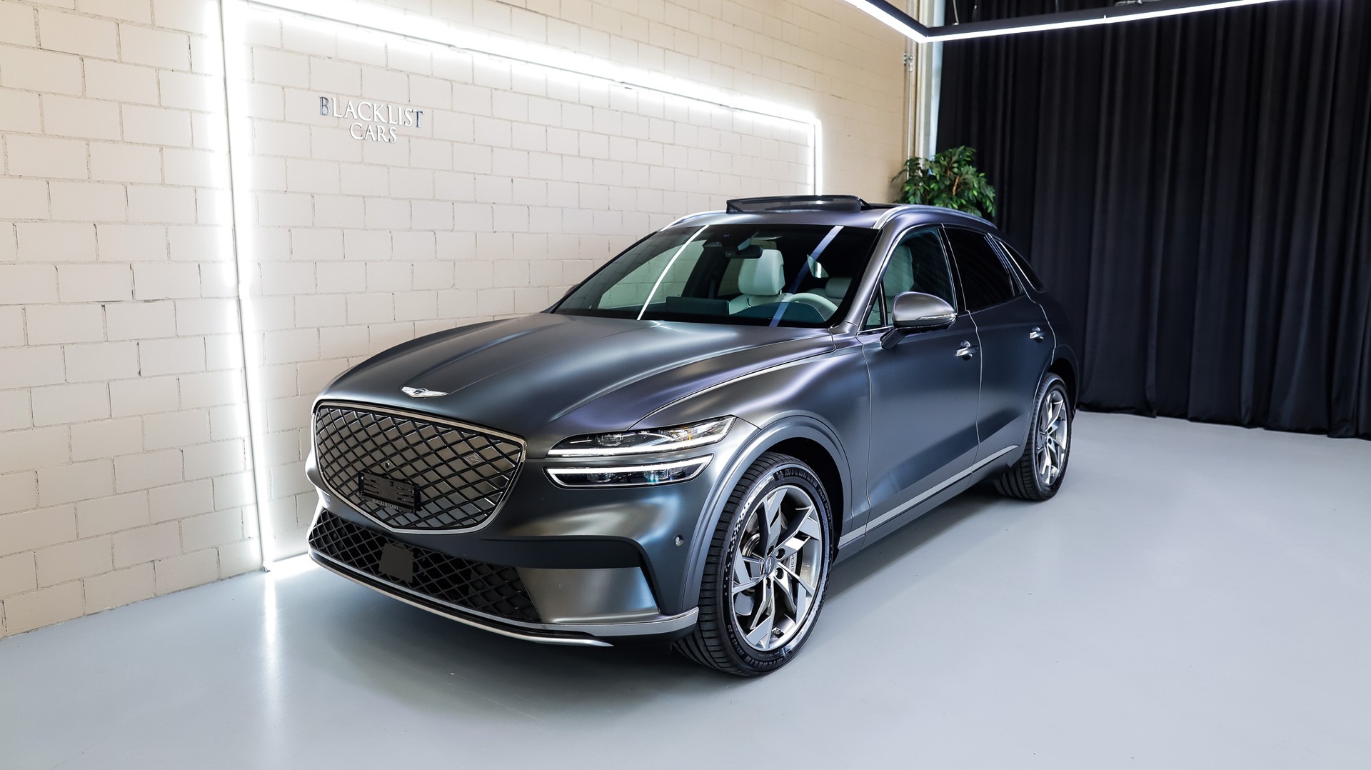 GENESIS GV70 Electrified Sport kWh 77,4 AWD *Makalu Gray (Matt)*