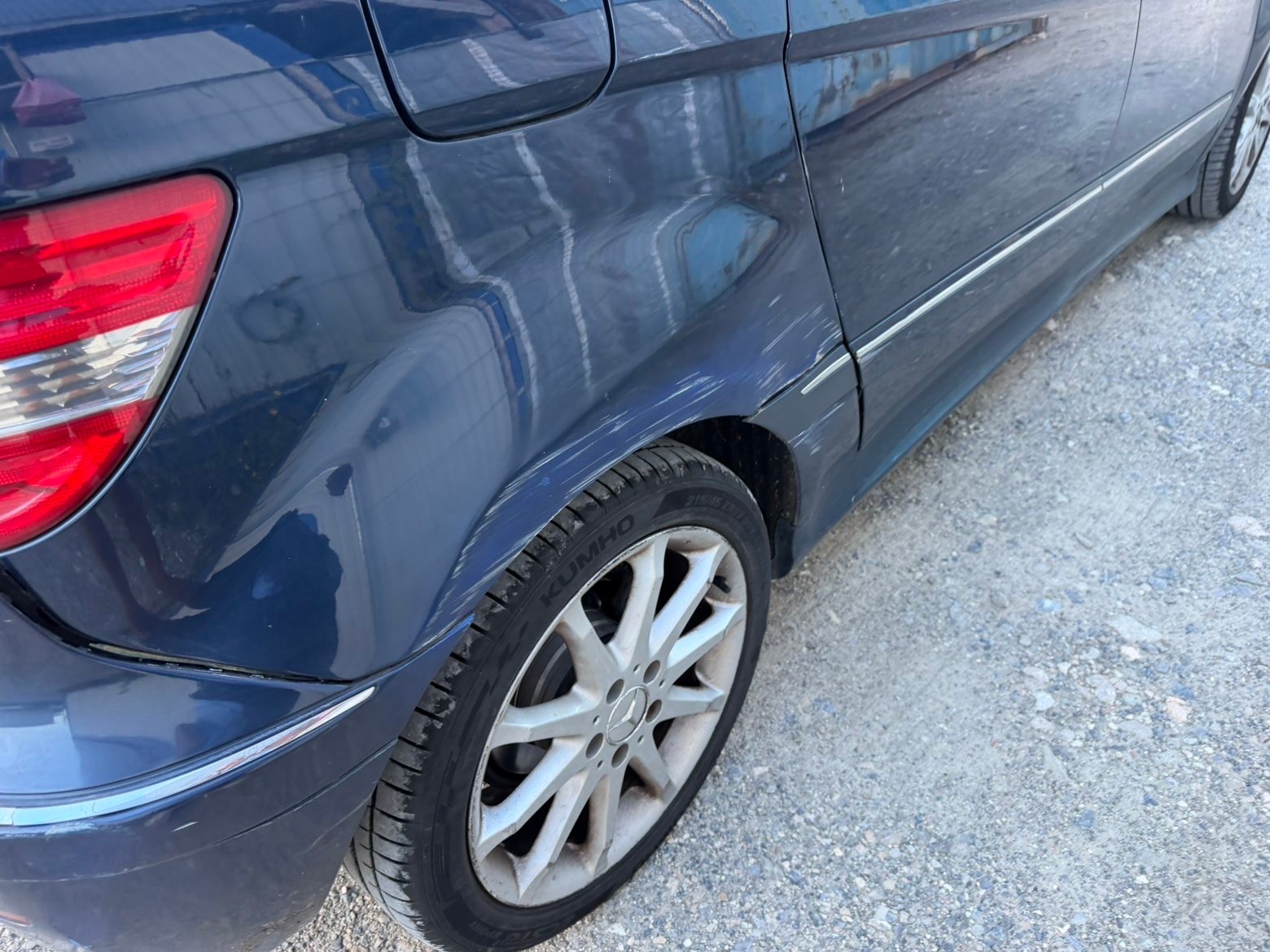 MERCEDES-BENZ B 200 T-image-3